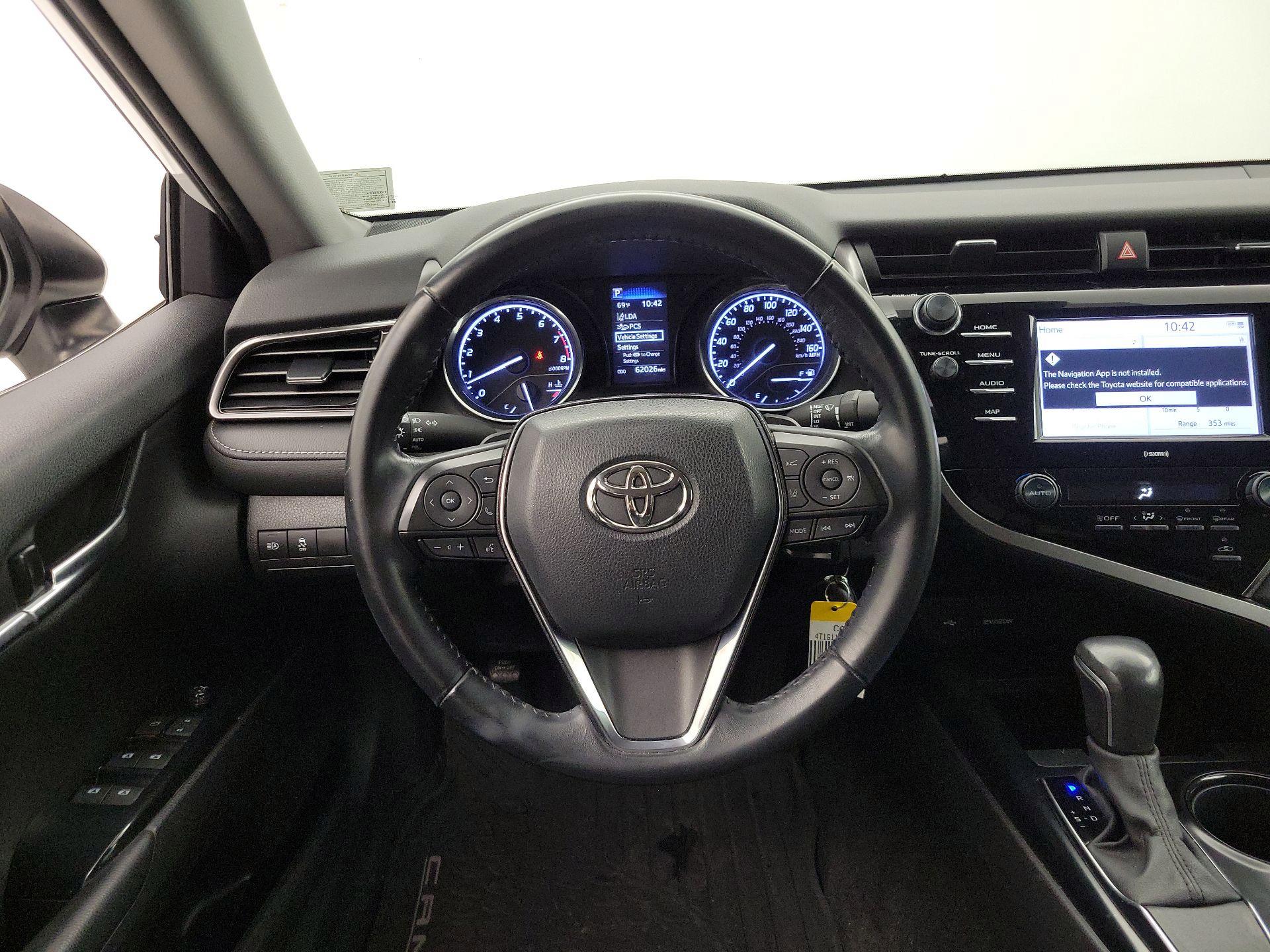 Thumbnail: 2020 Toyota Camry - 10