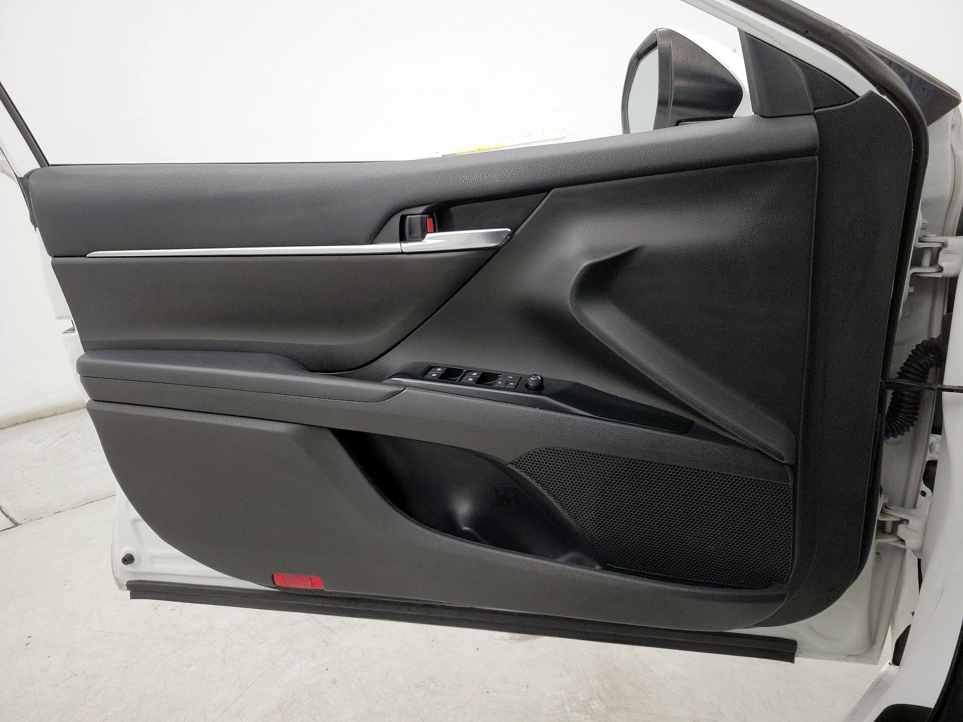 Thumbnail: 2020 Toyota Camry - 12