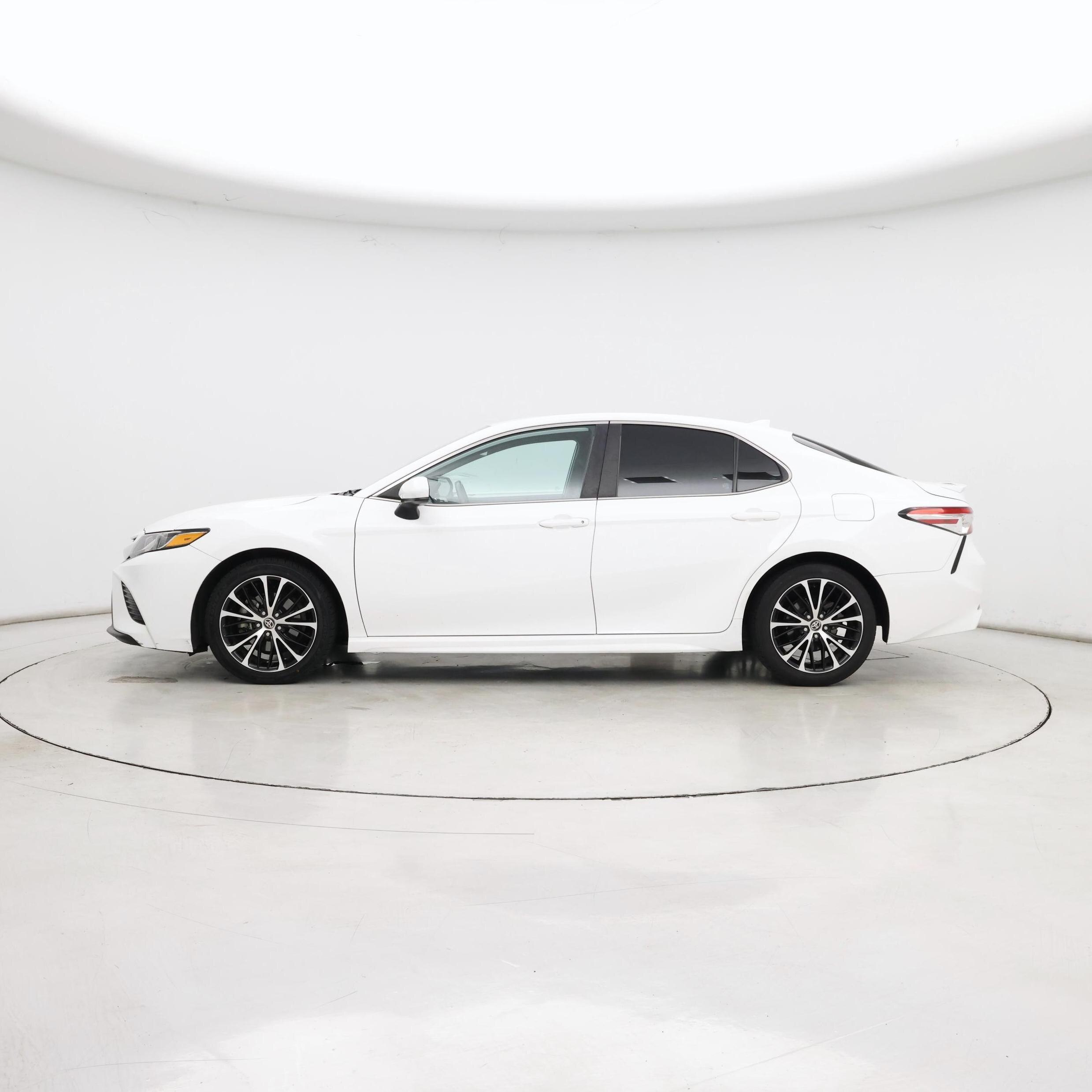 Thumbnail: 2020 Toyota Camry - 3