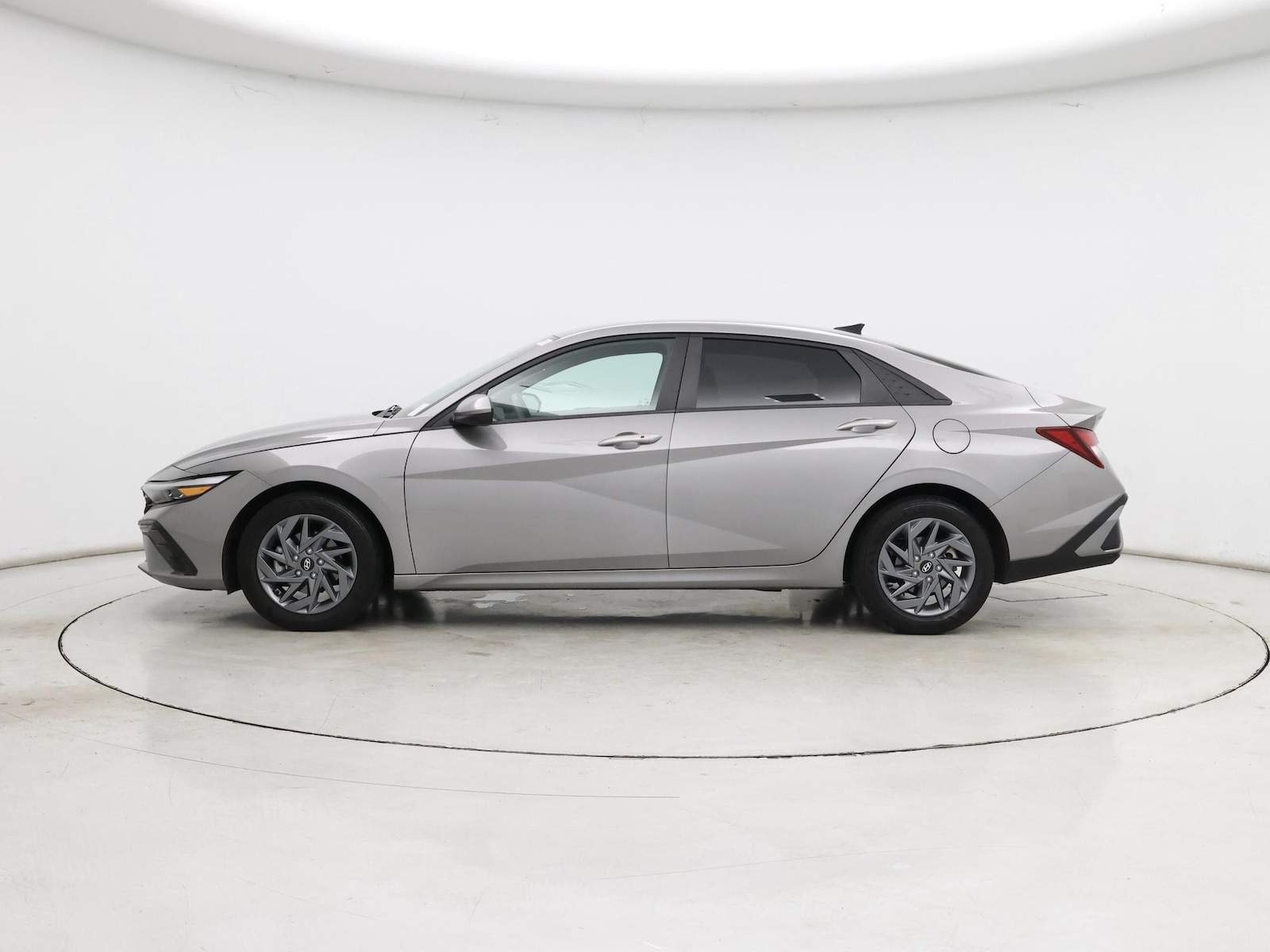2024 Hyundai Elantra SEL - Photo 4