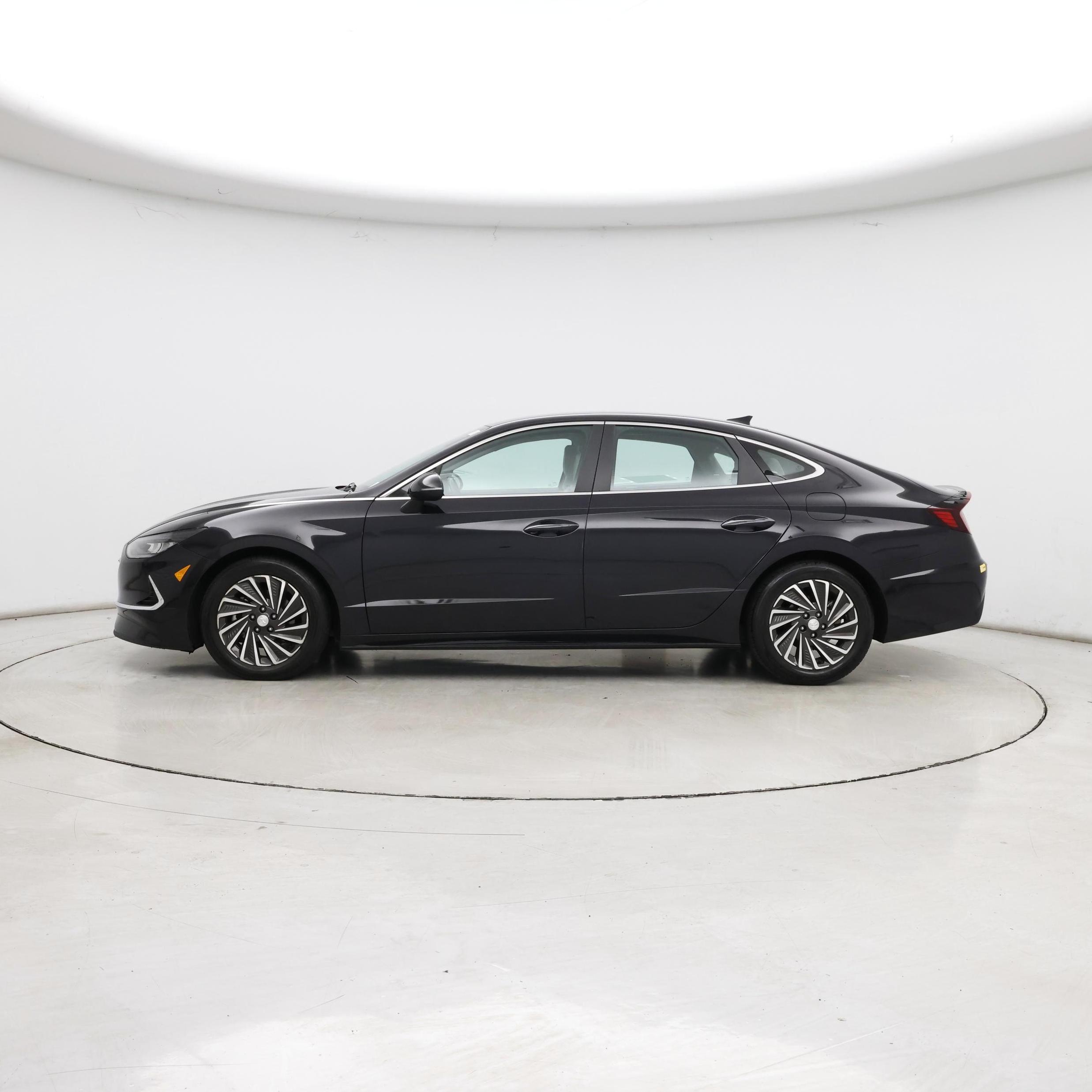 Thumbnail: 2023 Hyundai Sonata - 3
