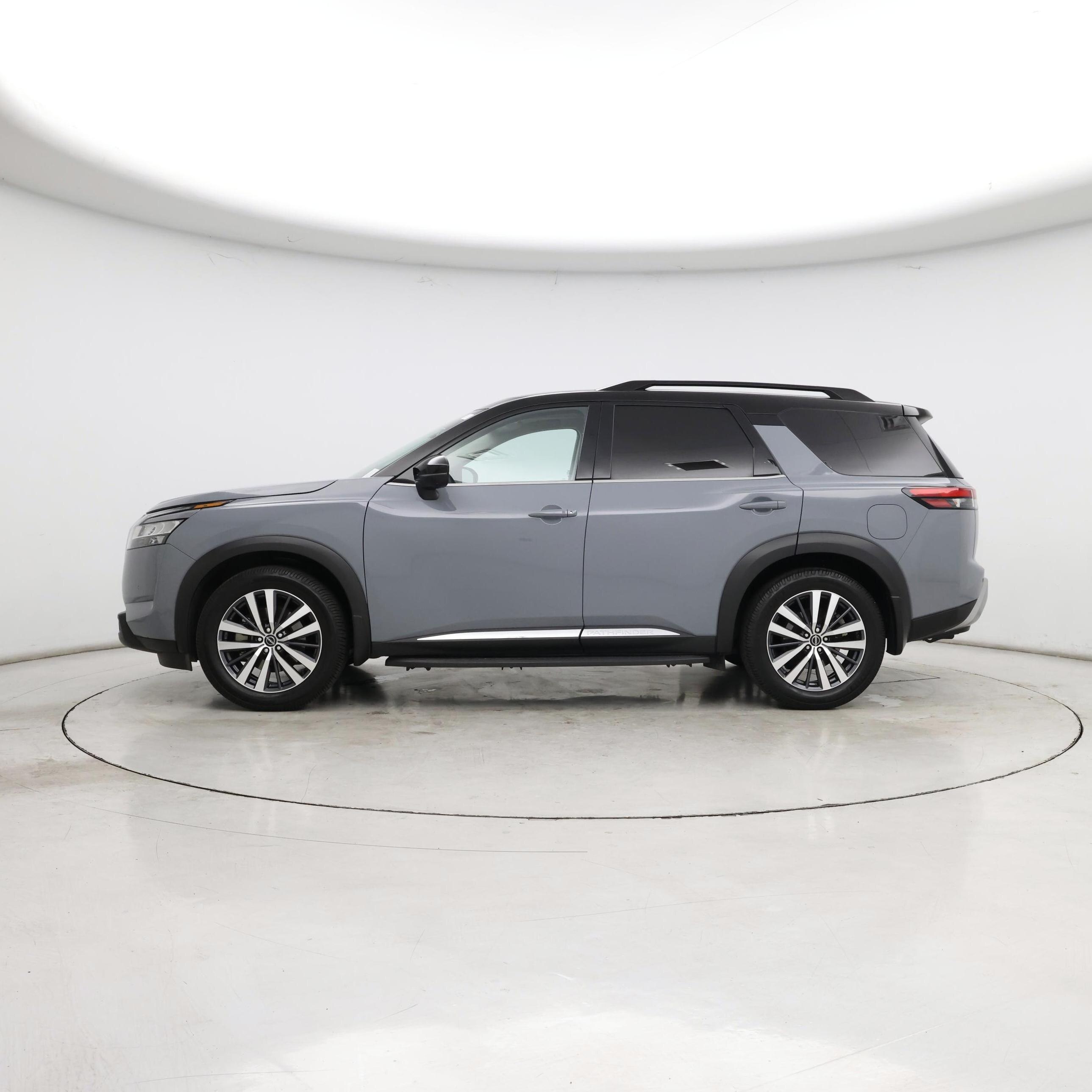 Thumbnail: 2022 Nissan Pathfinder - 3