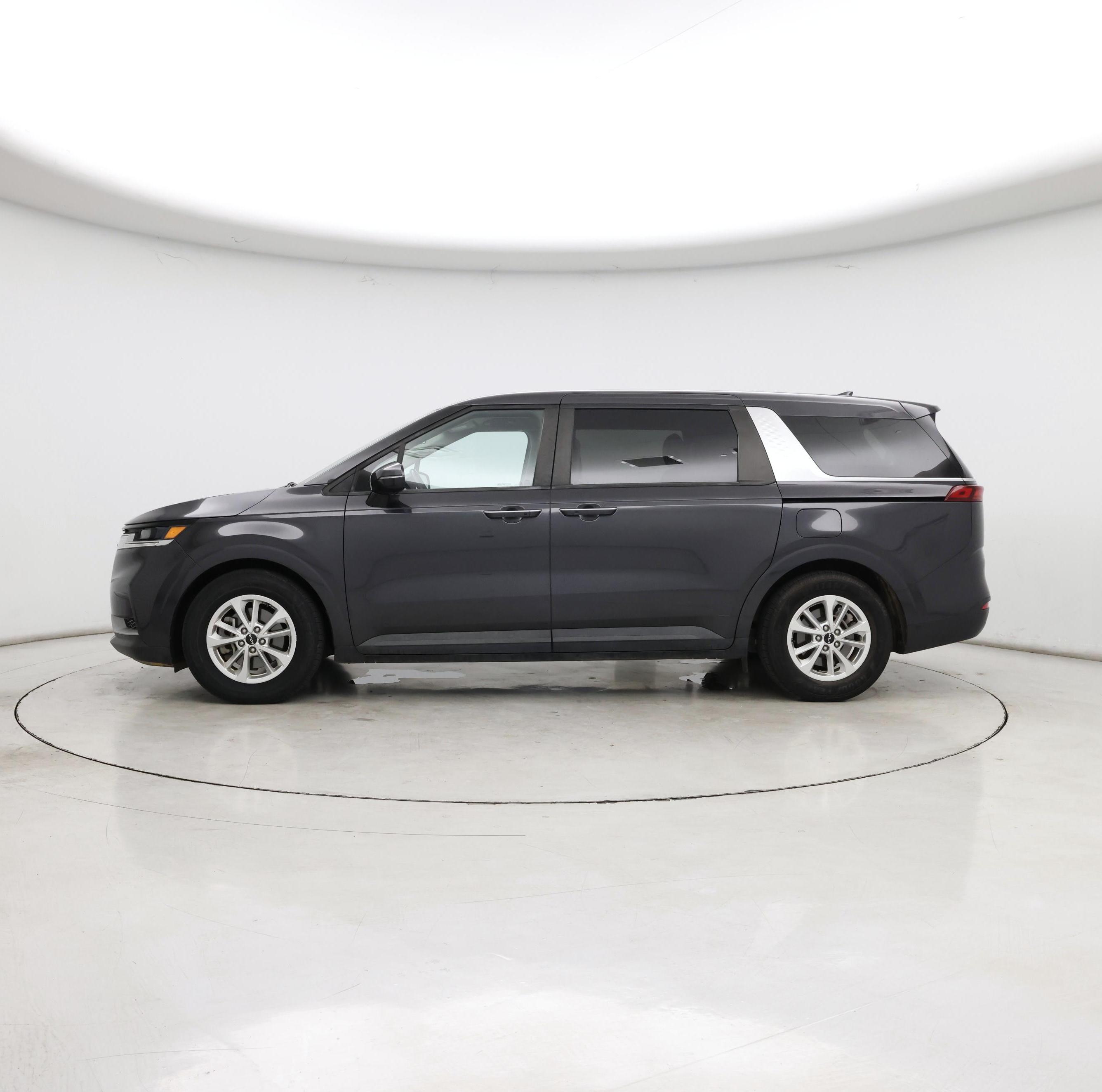 Thumbnail: 2022 Kia Carnival - 3