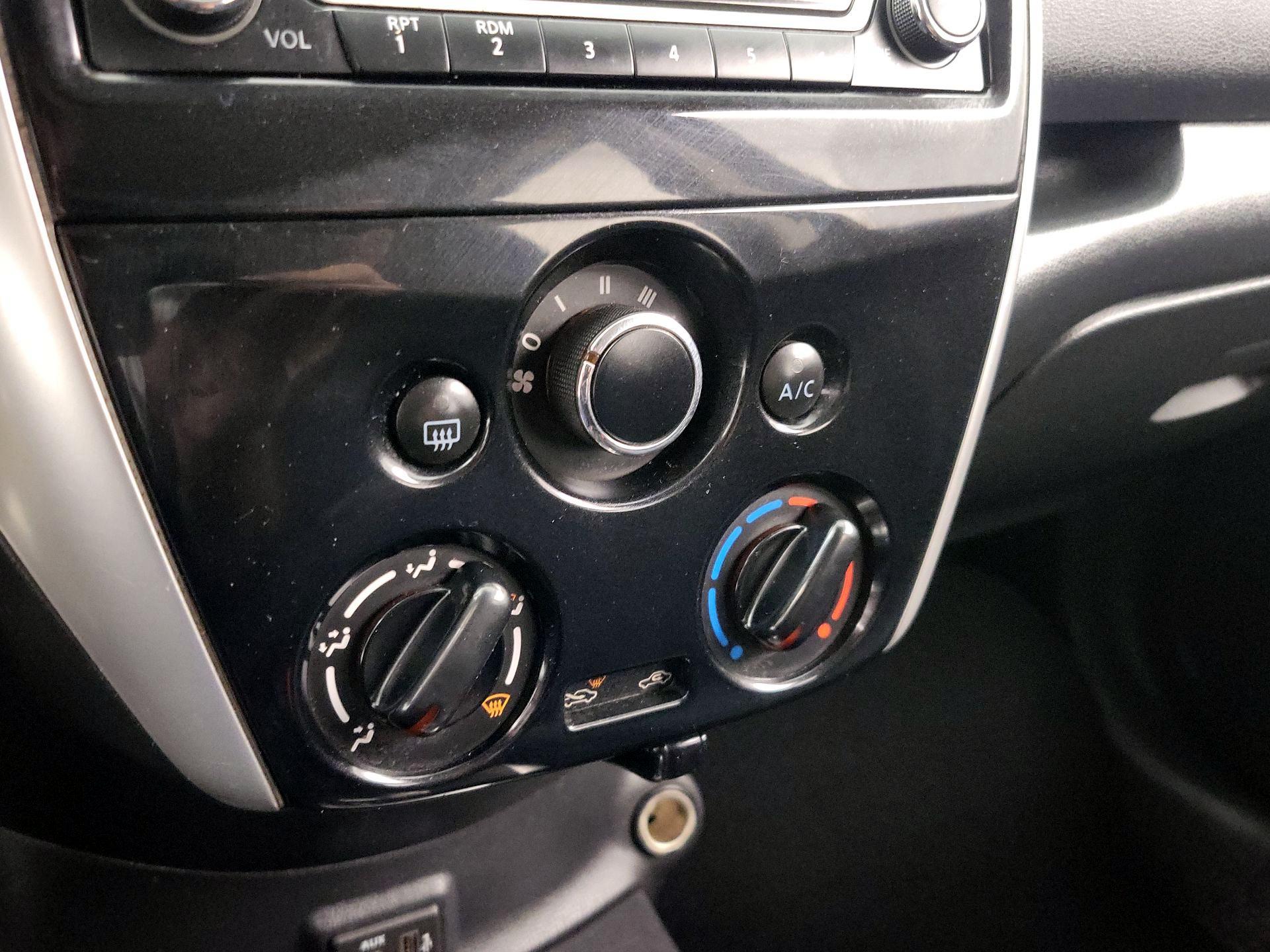 Thumbnail: 2018 Nissan Versa Note - 16