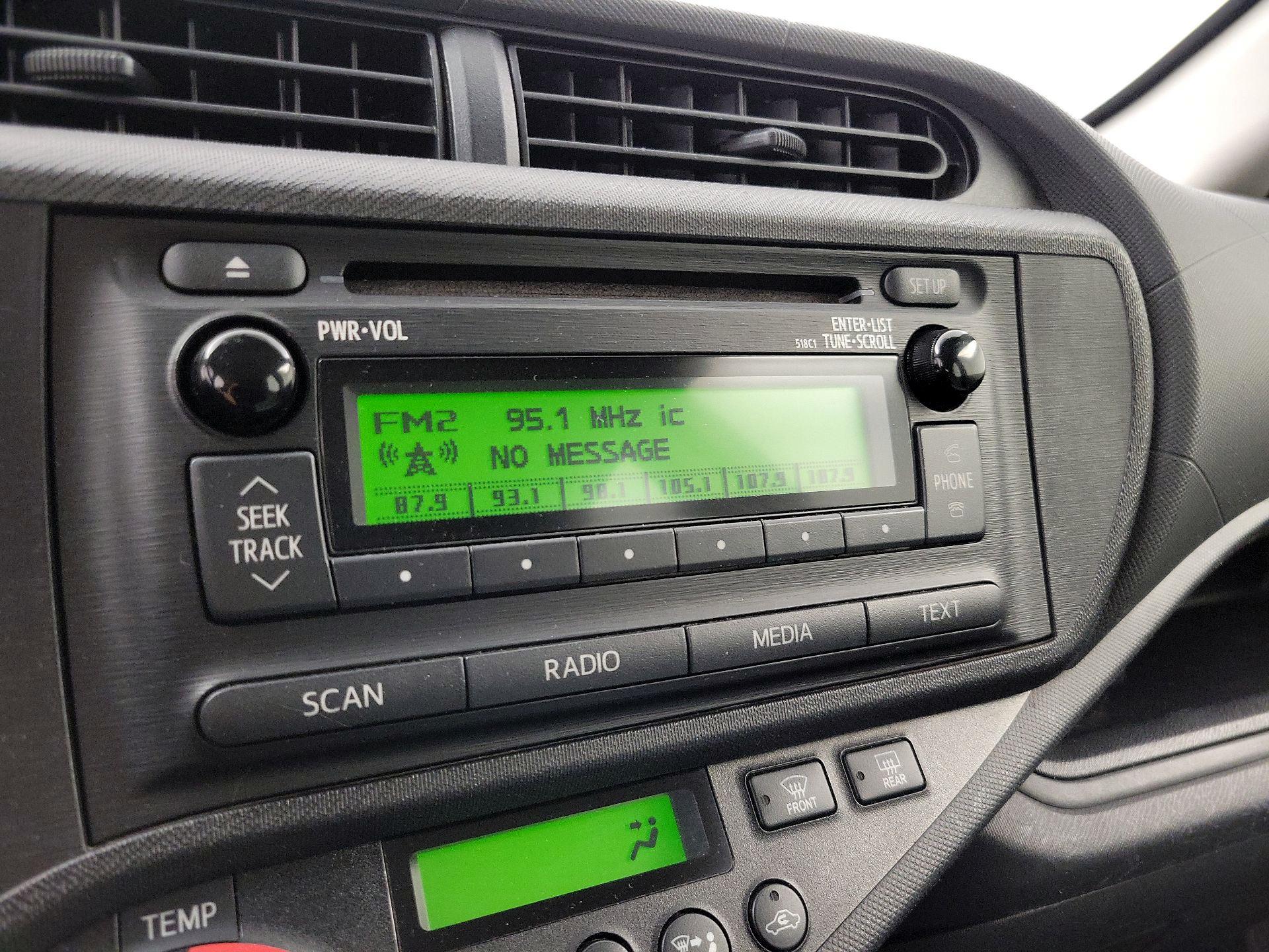 Thumbnail: 2014 Toyota Prius c - 14