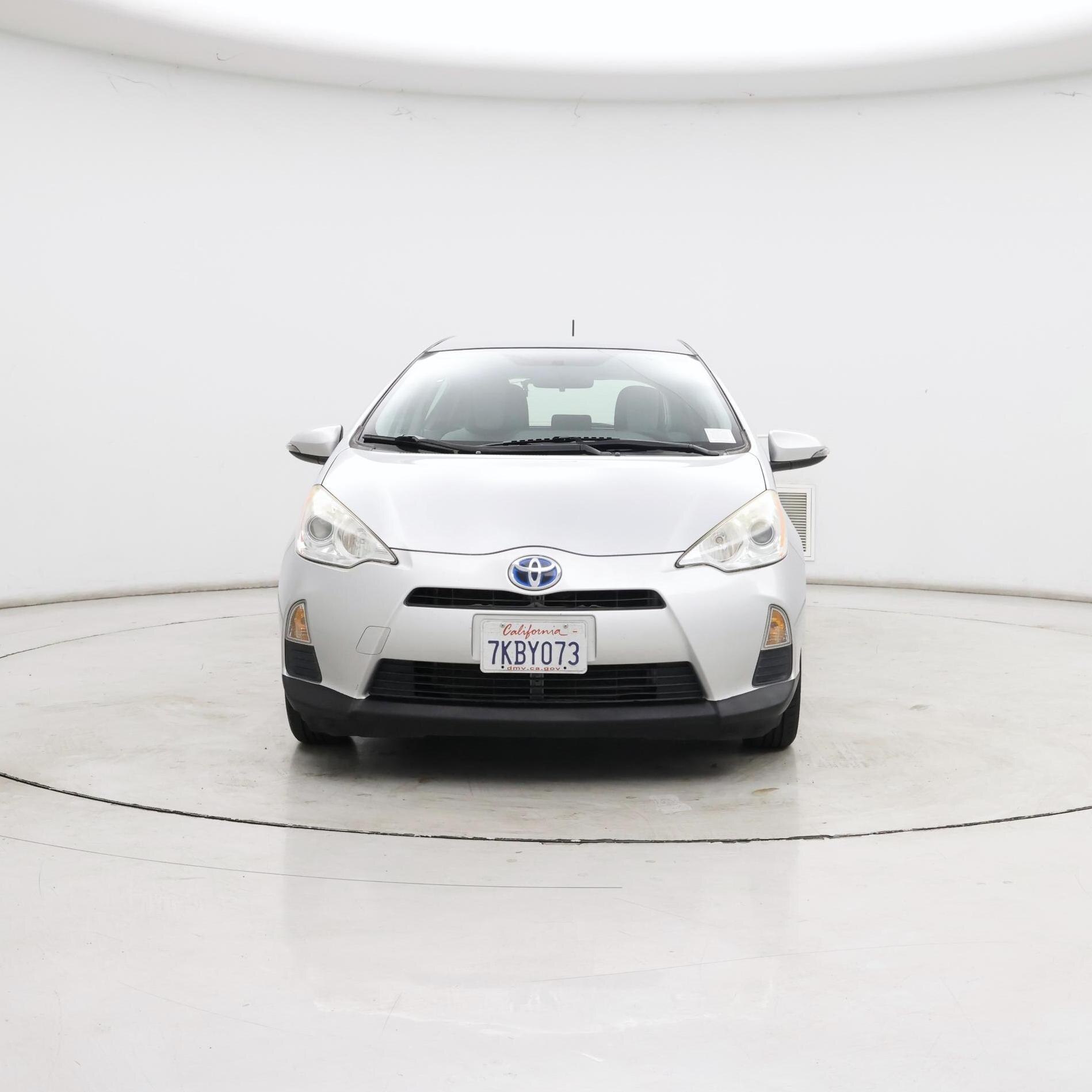 Thumbnail: 2014 Toyota Prius c - 5