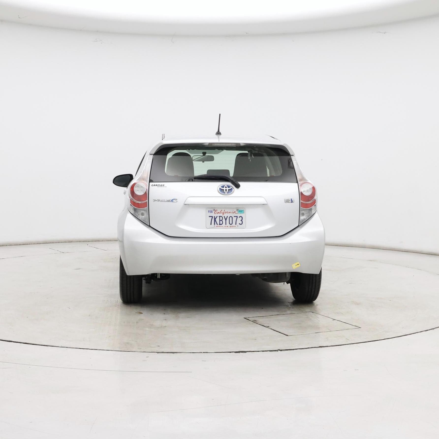 Thumbnail: 2014 Toyota Prius c - 6