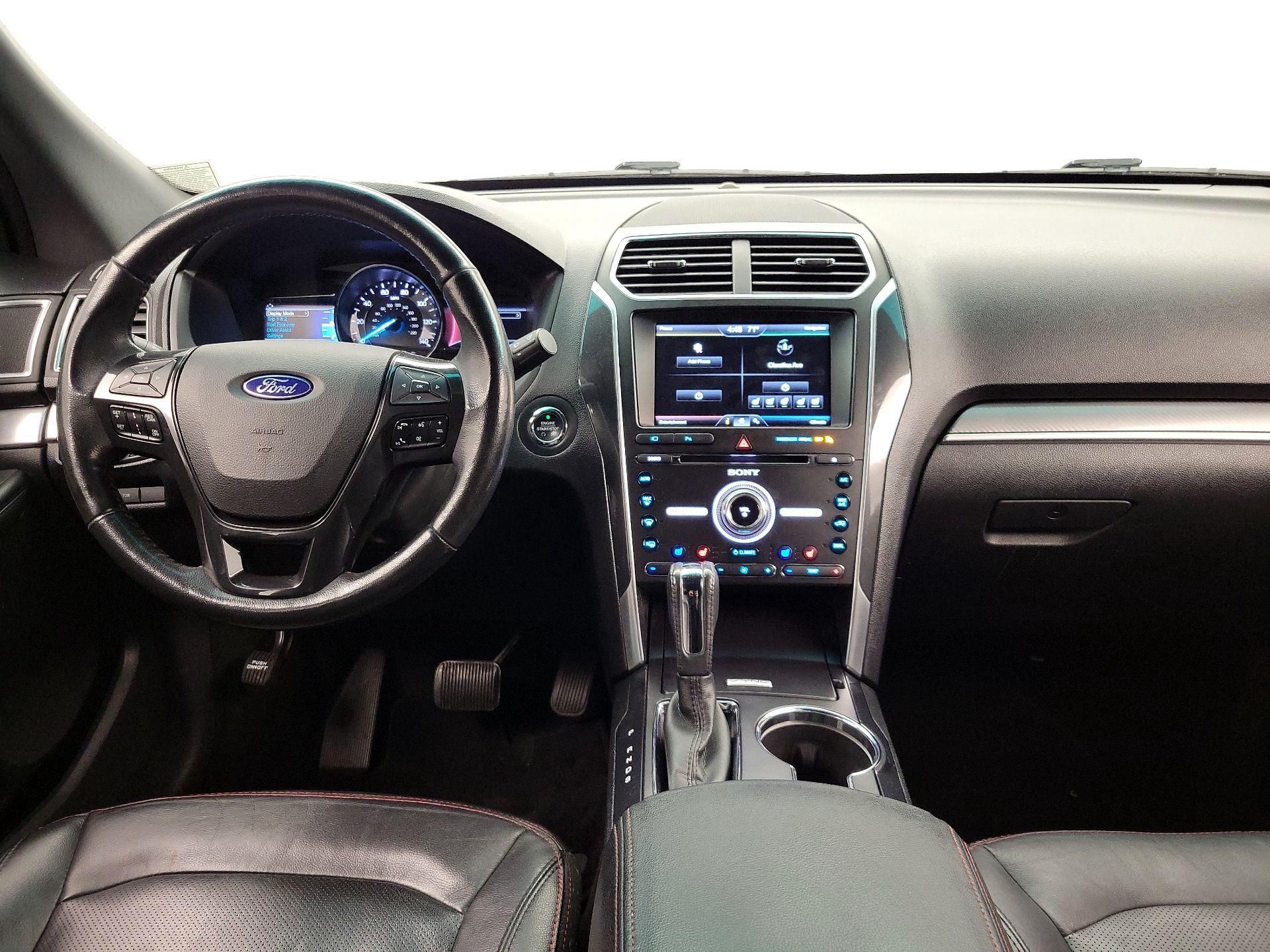 Thumbnail: 2016 Ford Explorer - 9