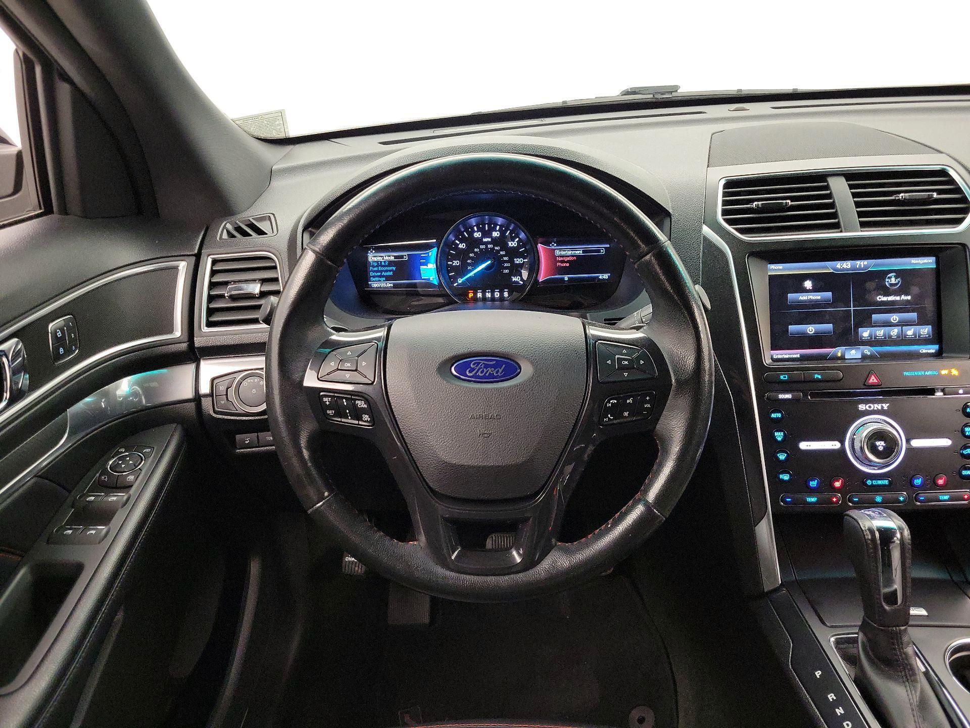 Thumbnail: 2016 Ford Explorer - 10