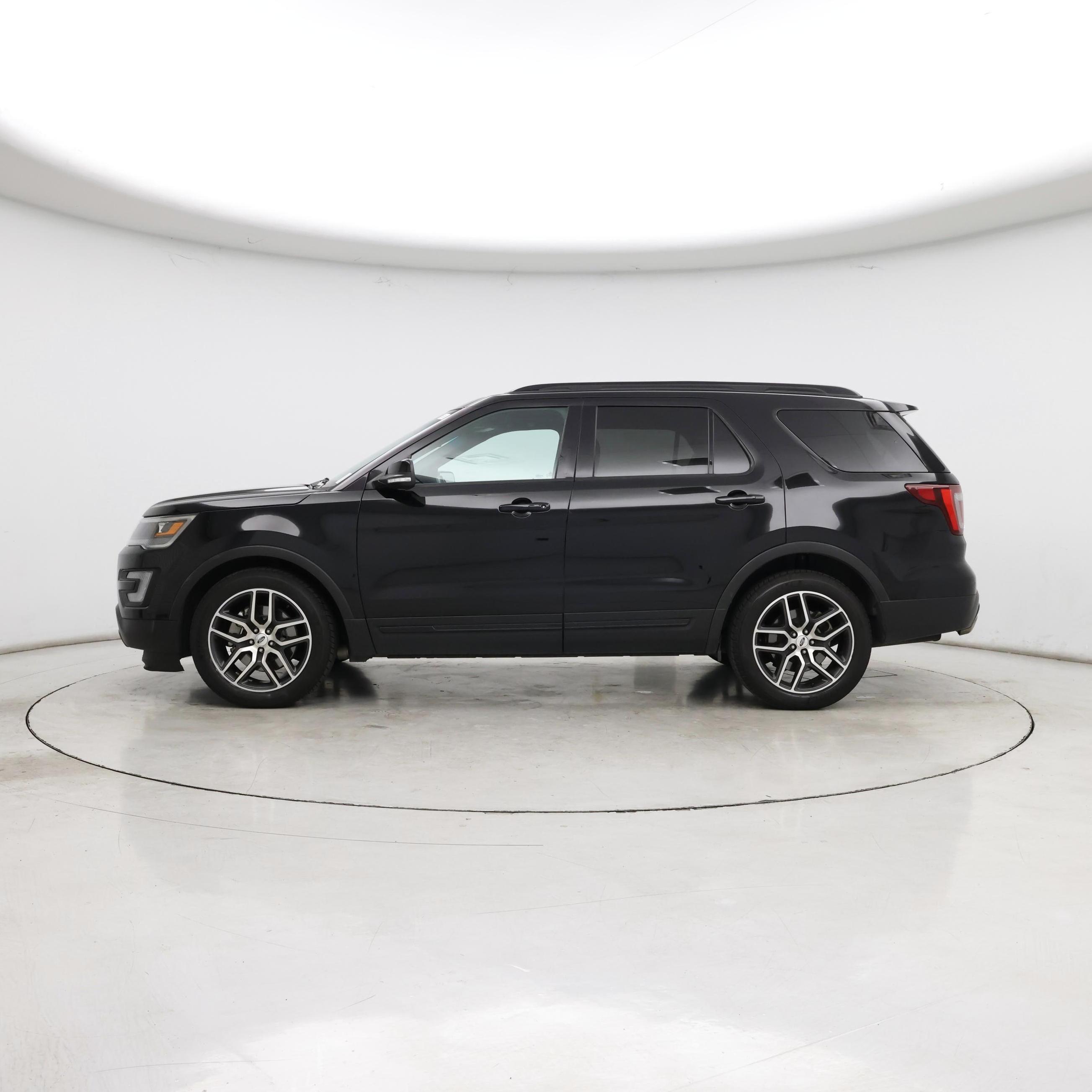 Thumbnail: 2016 Ford Explorer - 3