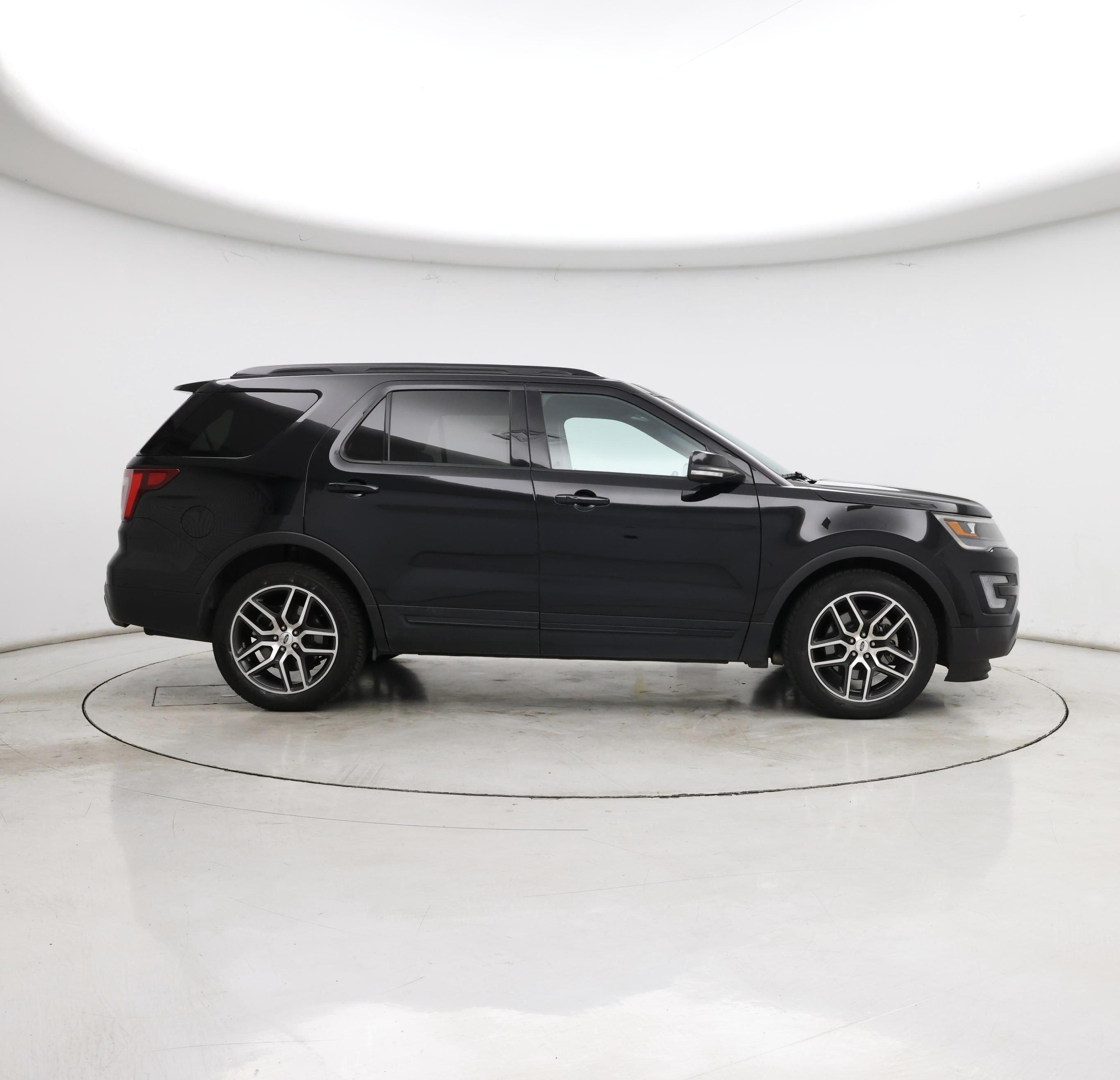 Thumbnail: 2016 Ford Explorer - 7
