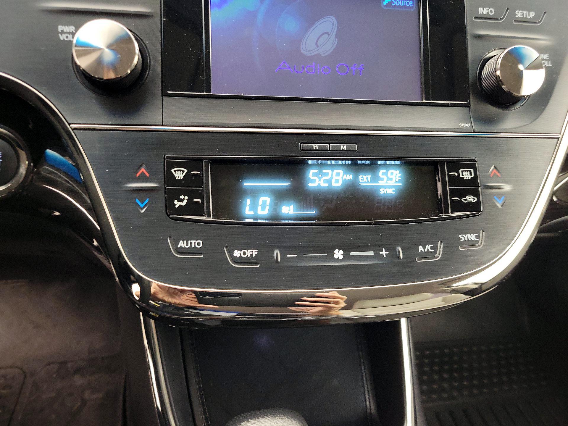 Thumbnail: 2014 Toyota Avalon - 16