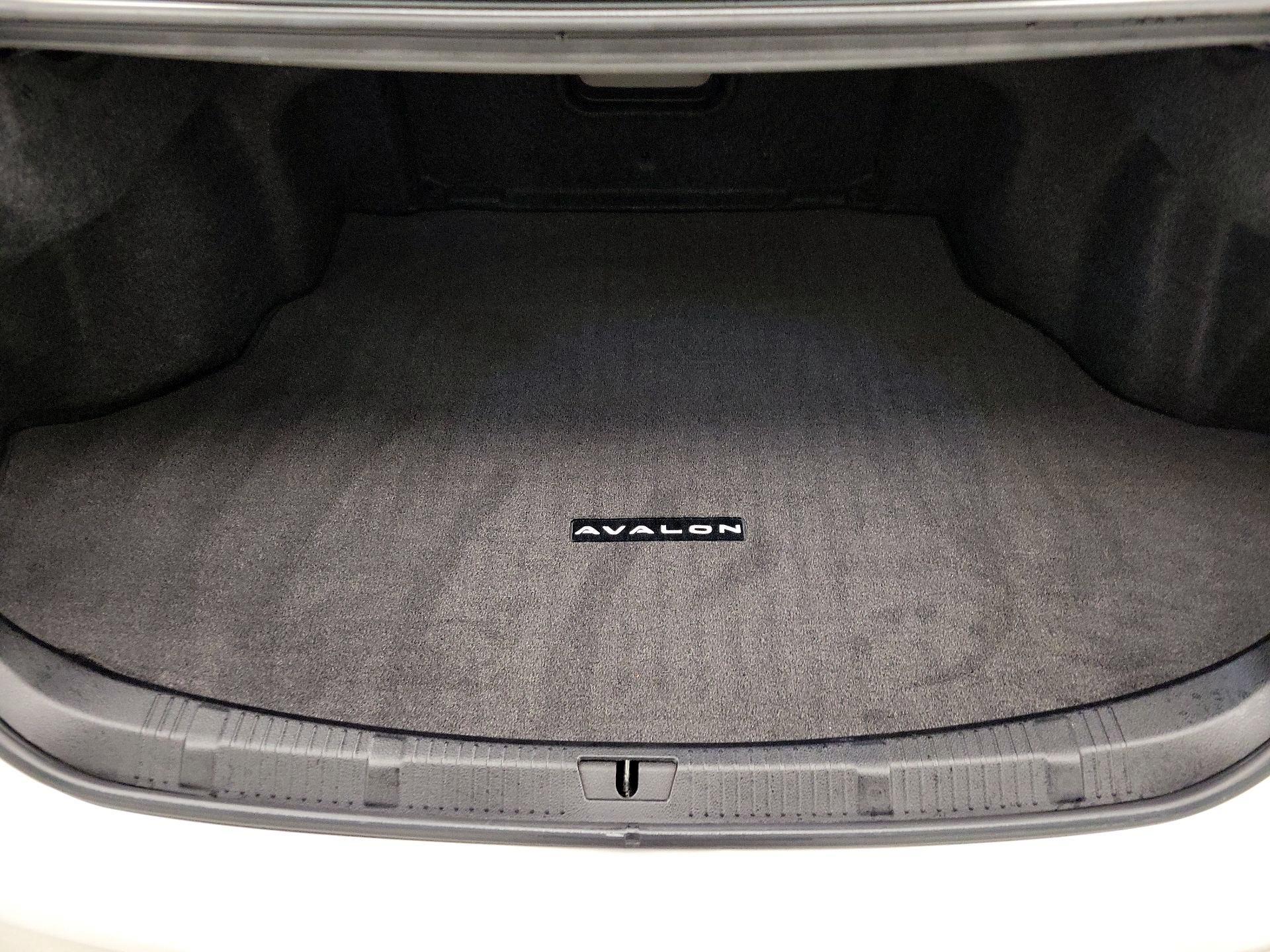 Thumbnail: 2014 Toyota Avalon - 19