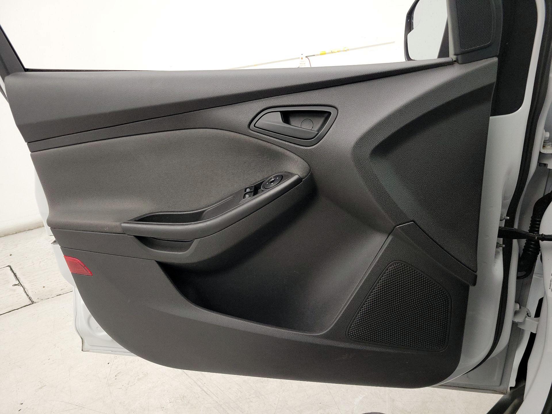 Thumbnail: 2014 Ford Focus - 12