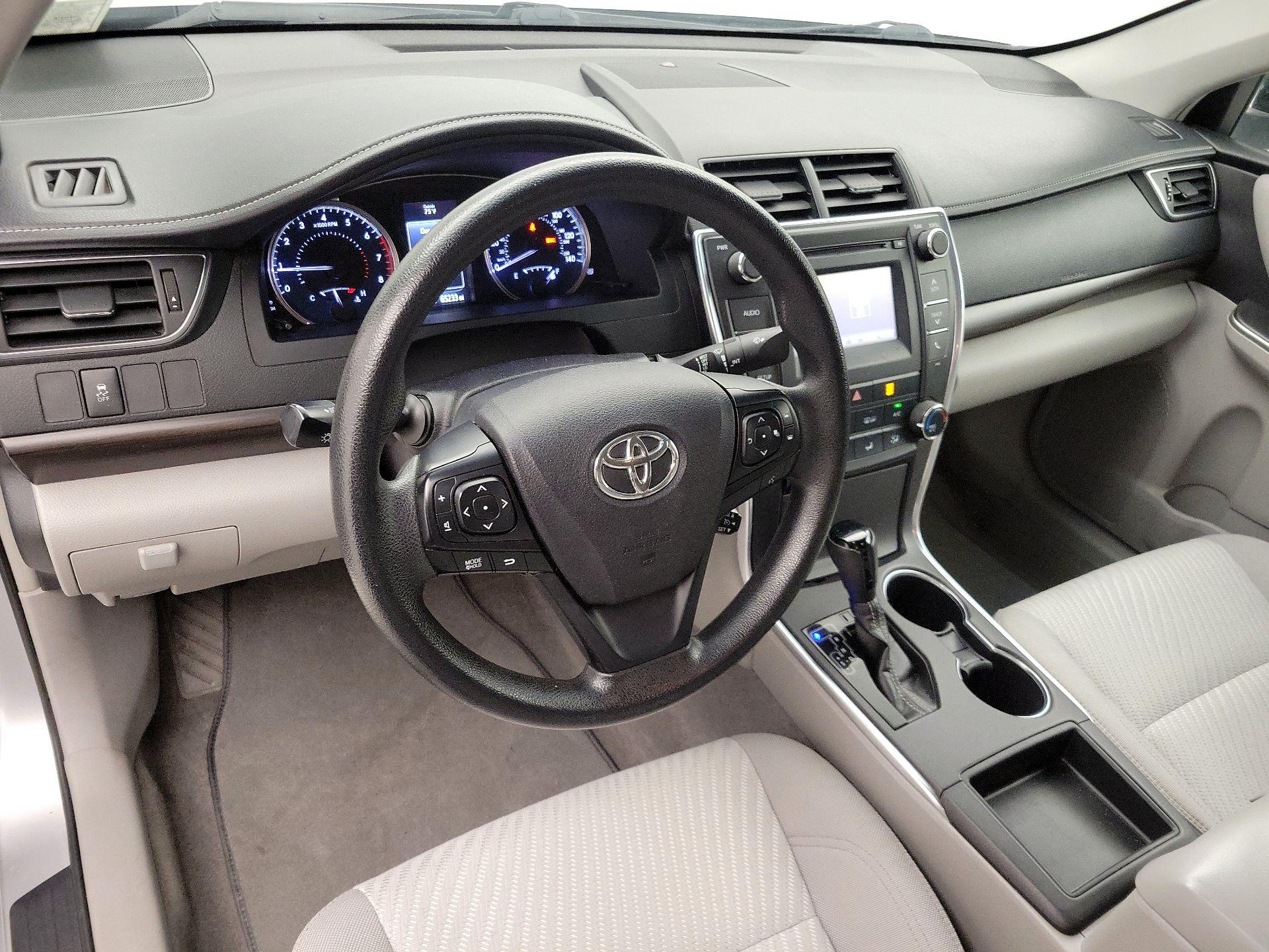 Thumbnail: 2017 Toyota Camry - 9