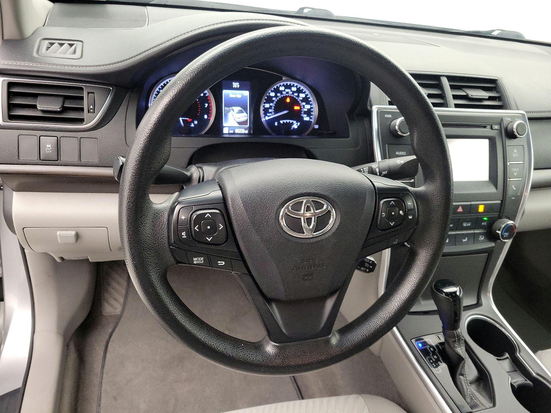 Thumbnail: 2017 Toyota Camry - 10
