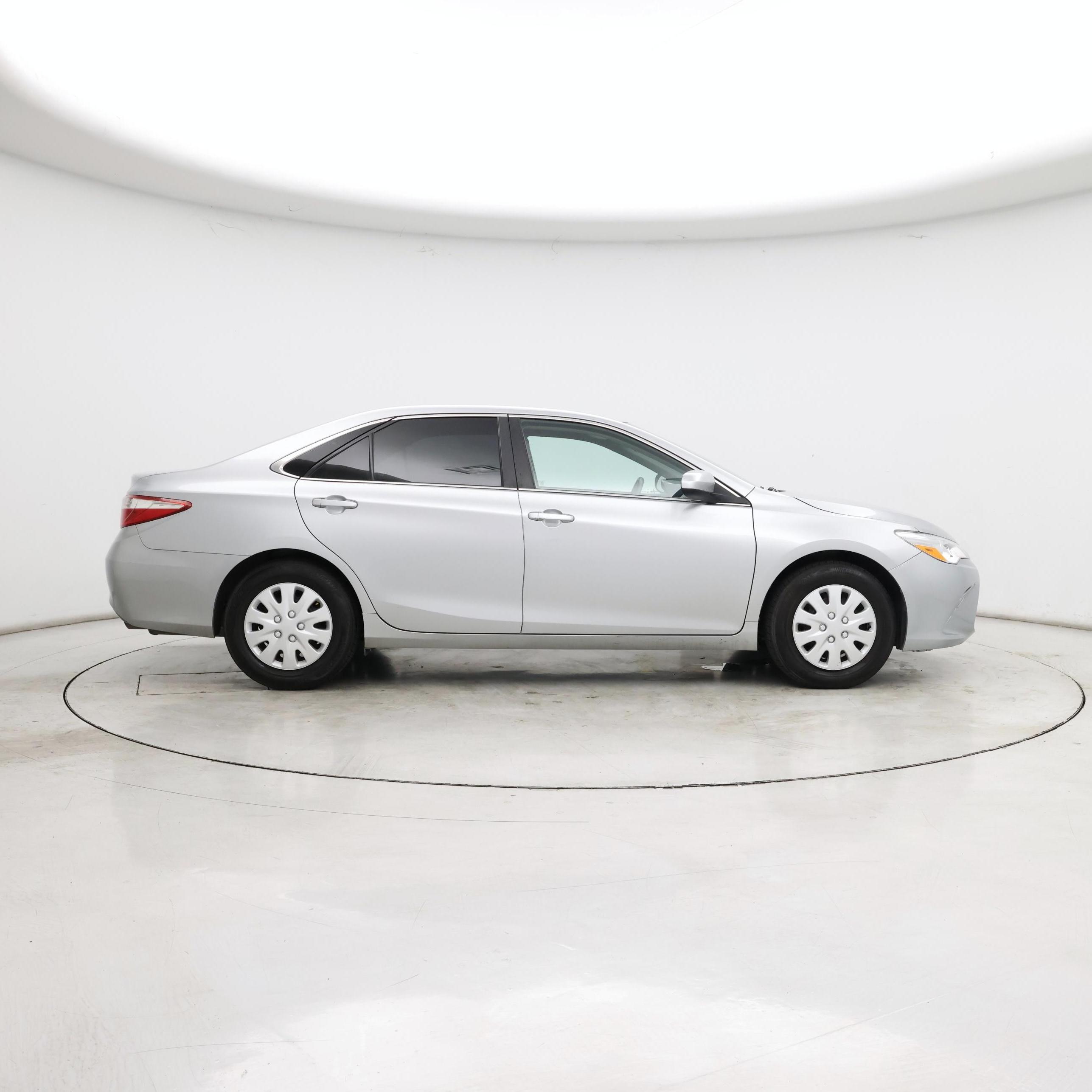 Thumbnail: 2017 Toyota Camry - 7