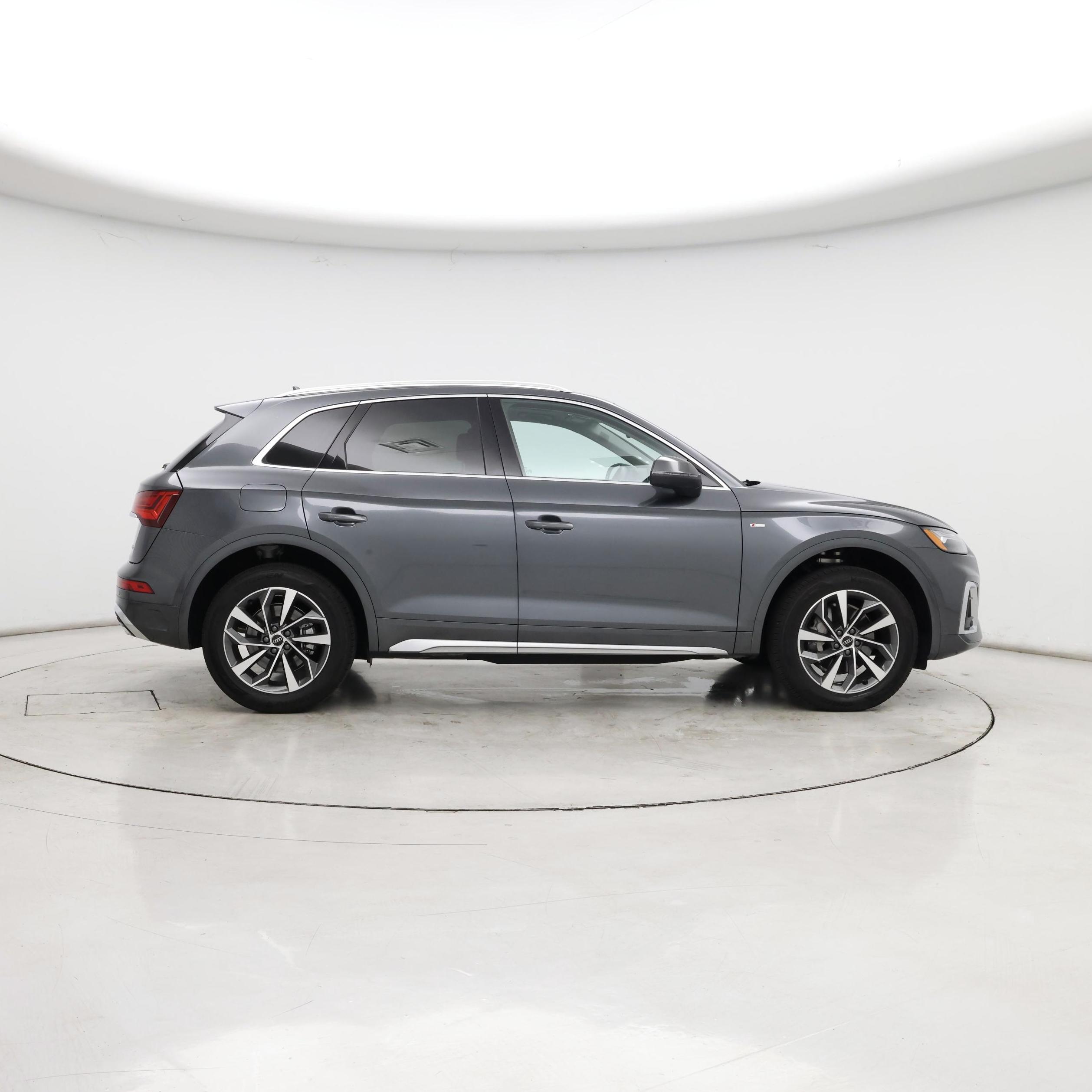 Thumbnail: 2023 Audi Q5 - 7