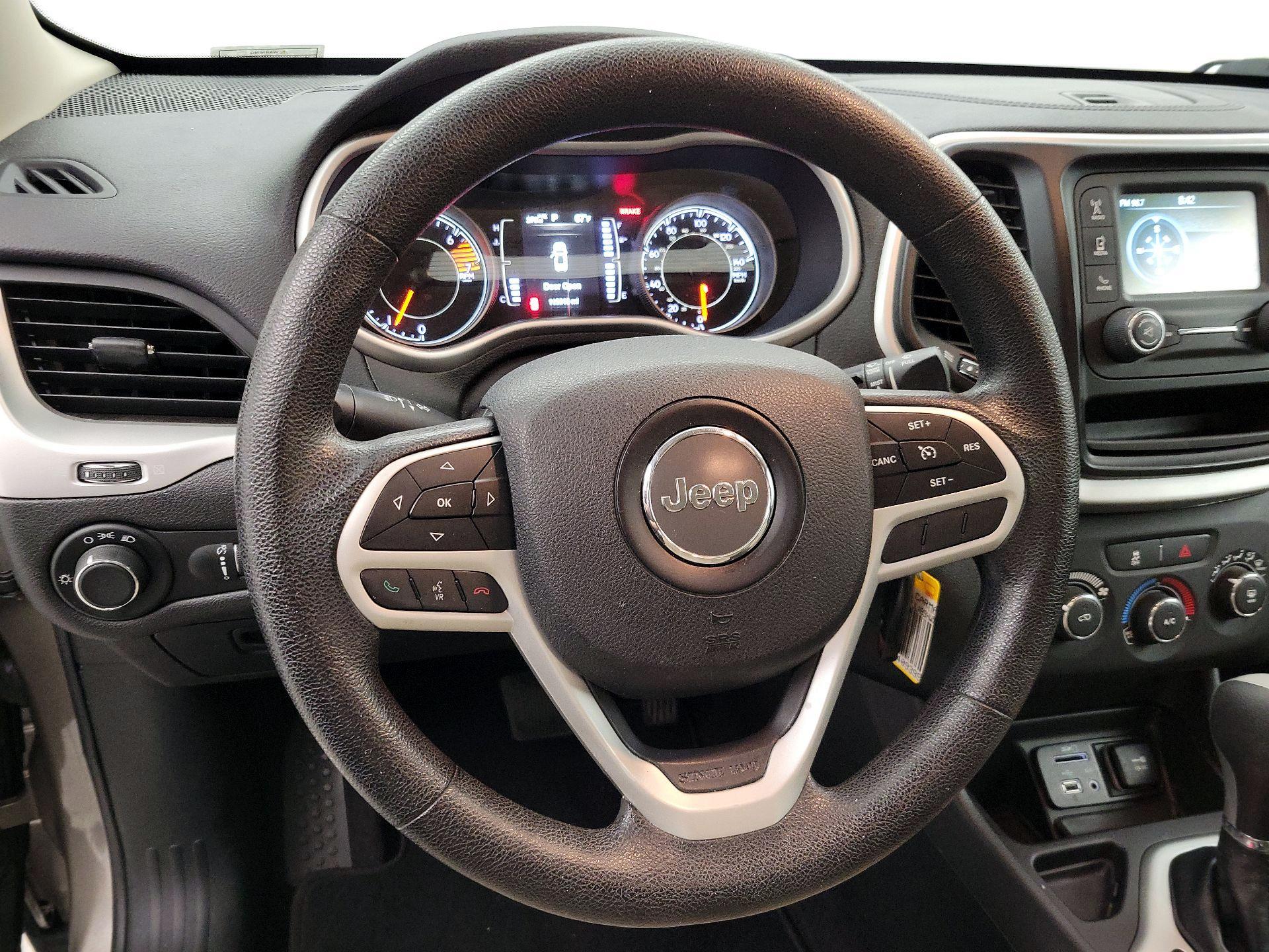 Thumbnail: 2017 Jeep Cherokee - 10