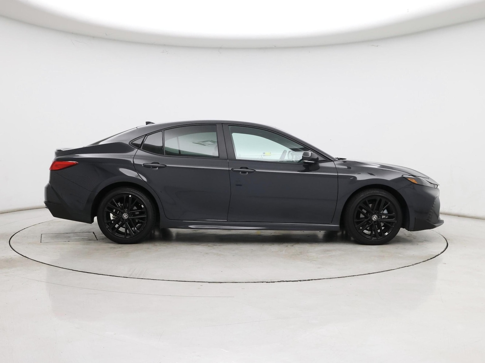 2026 Toyota Camry SE - Photo 8