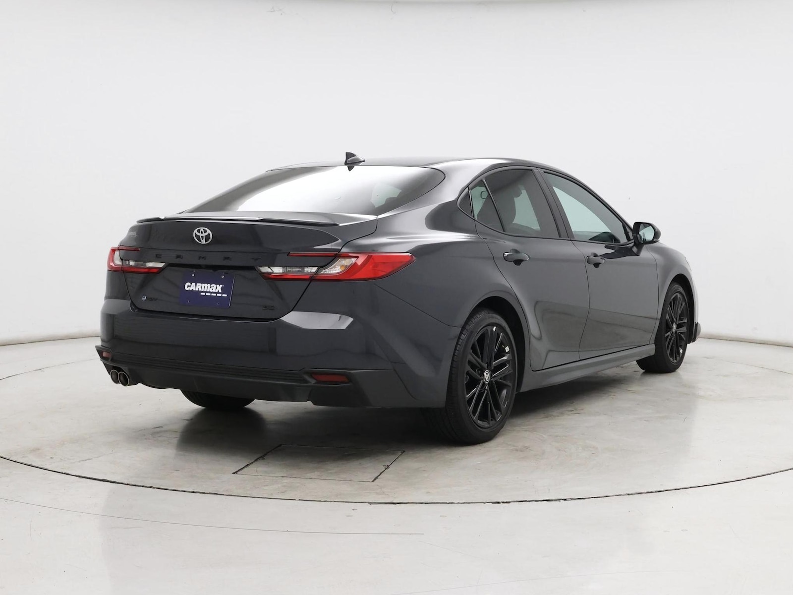 2026 Toyota Camry SE - Photo 9