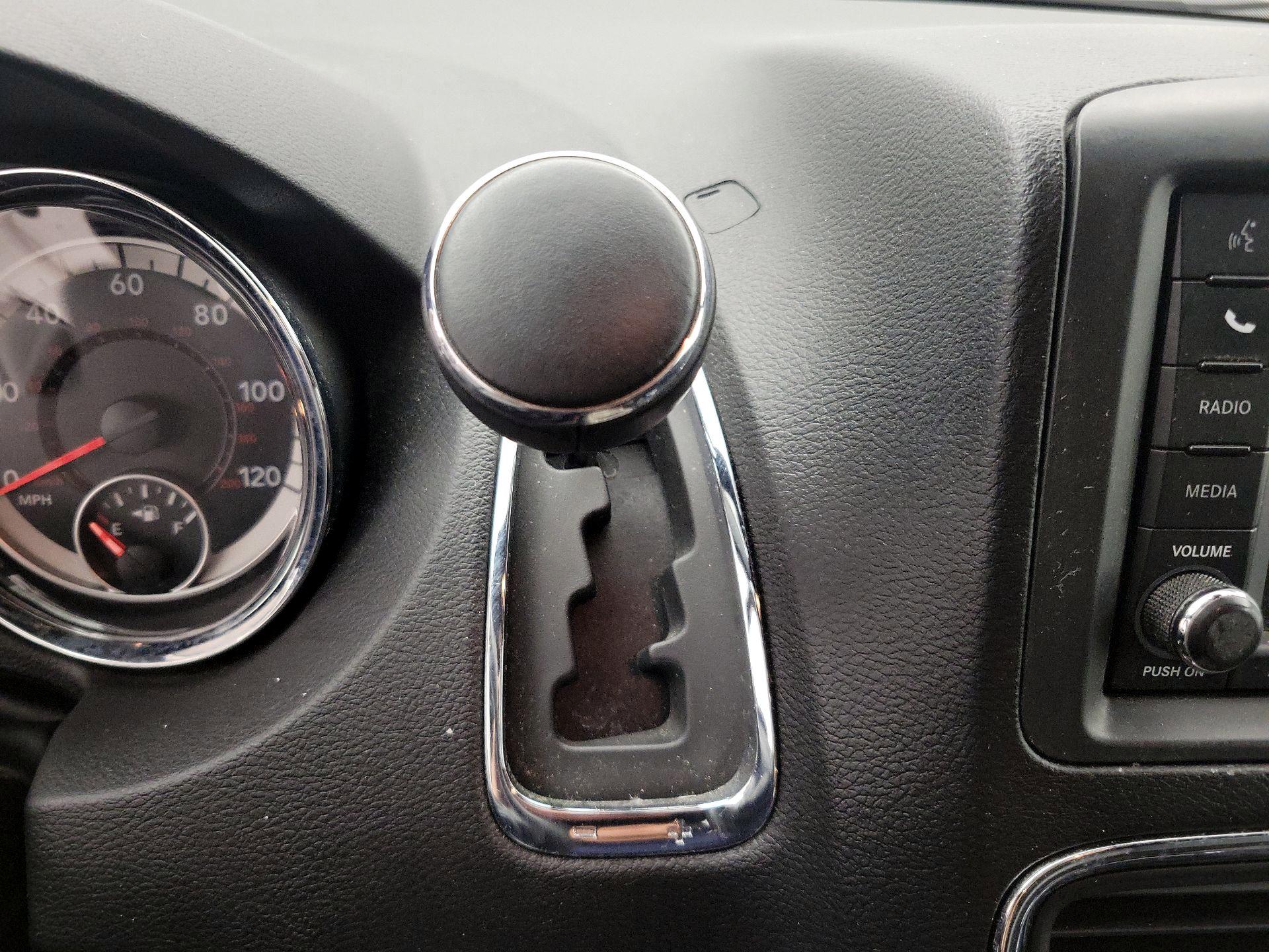Thumbnail: 2019 Dodge Grand Caravan - 17