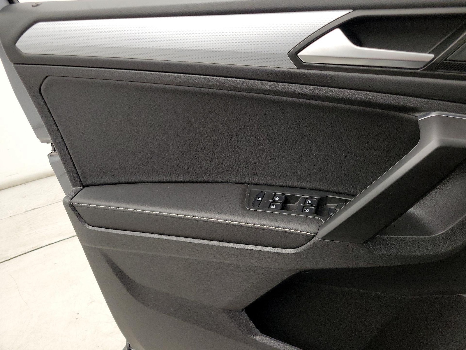 2023 Volkswagen Tiguan S - Photo 13