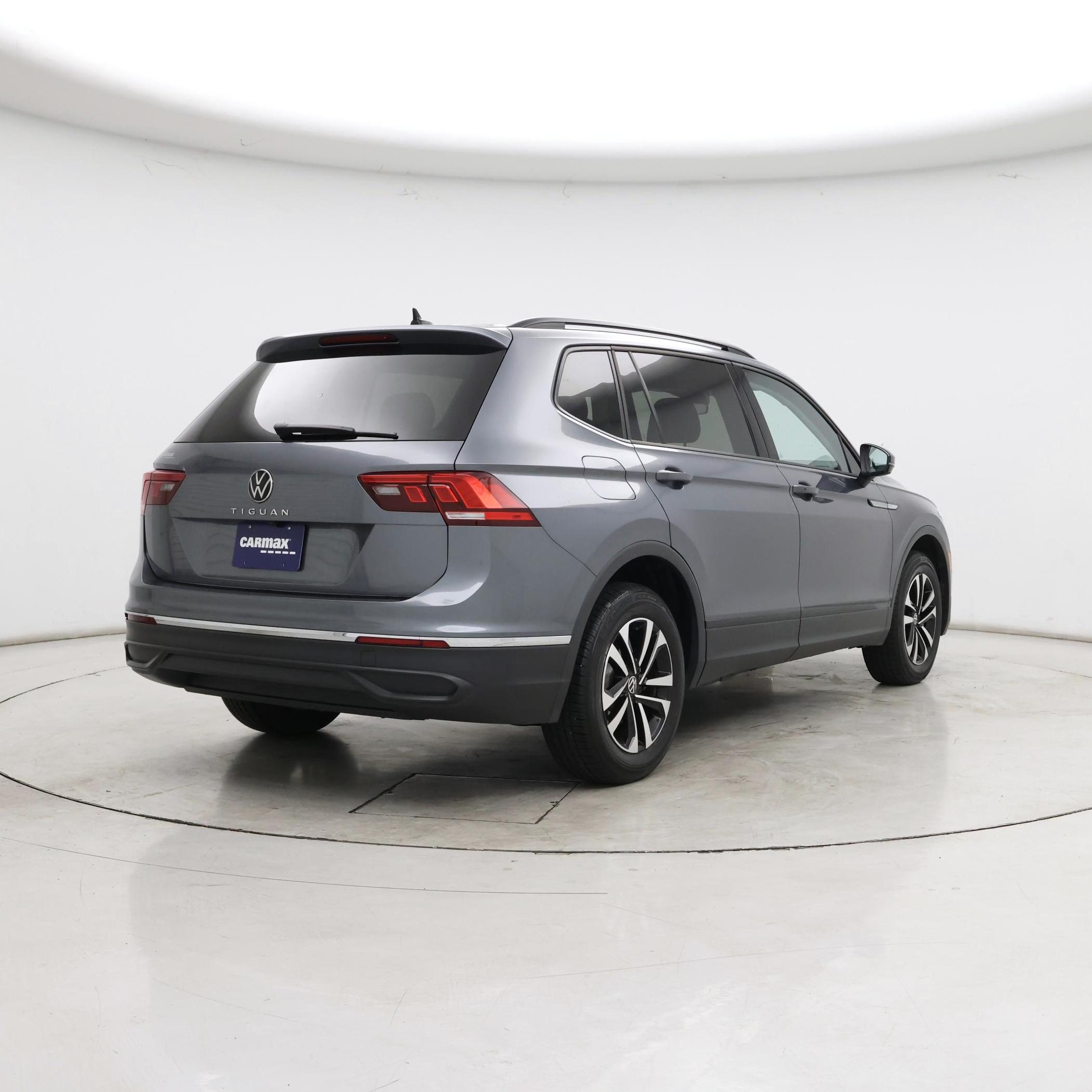 Thumbnail: 2023 Volkswagen Tiguan - 8