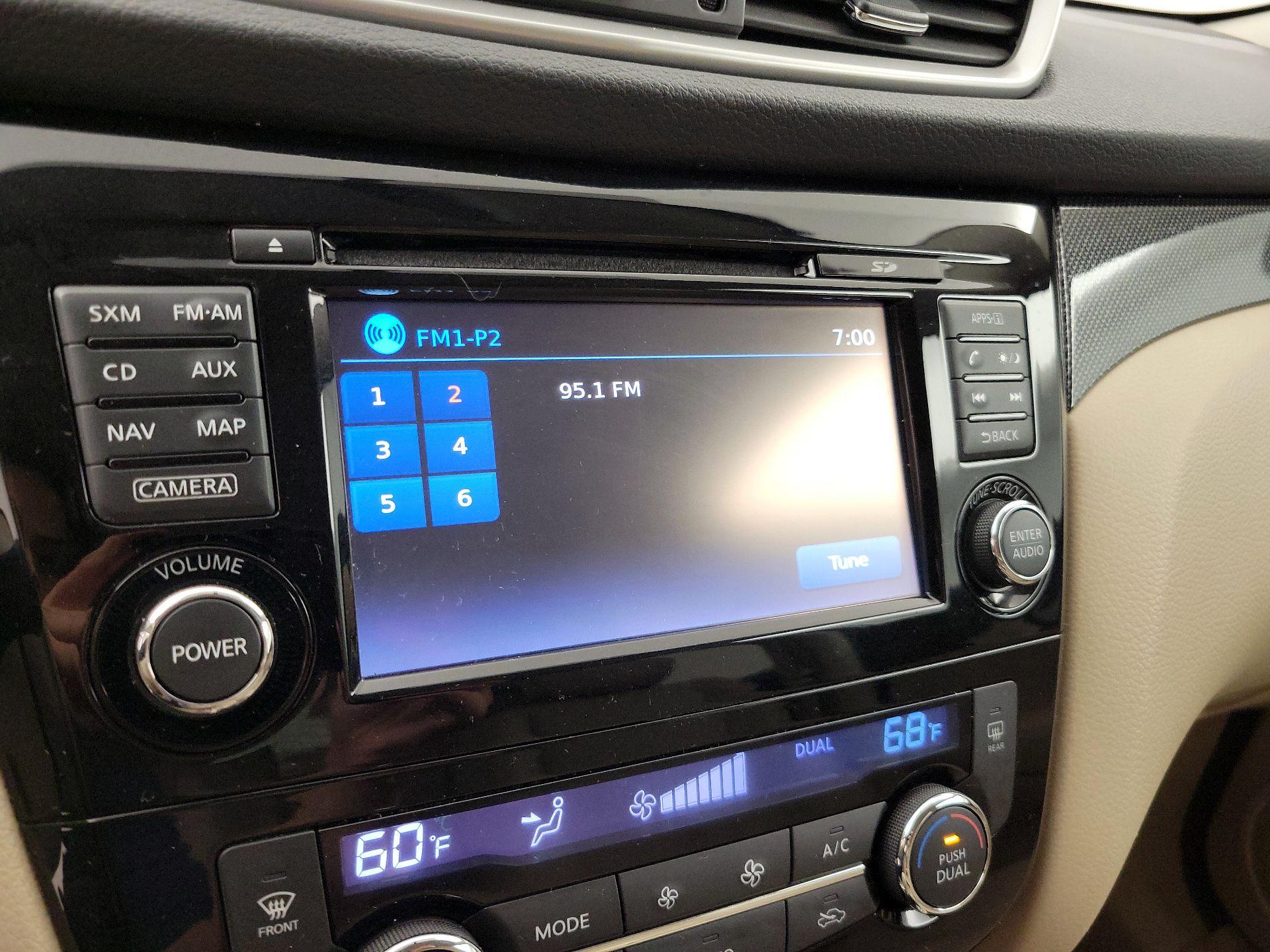 Thumbnail: 2015 Nissan Rogue - 15