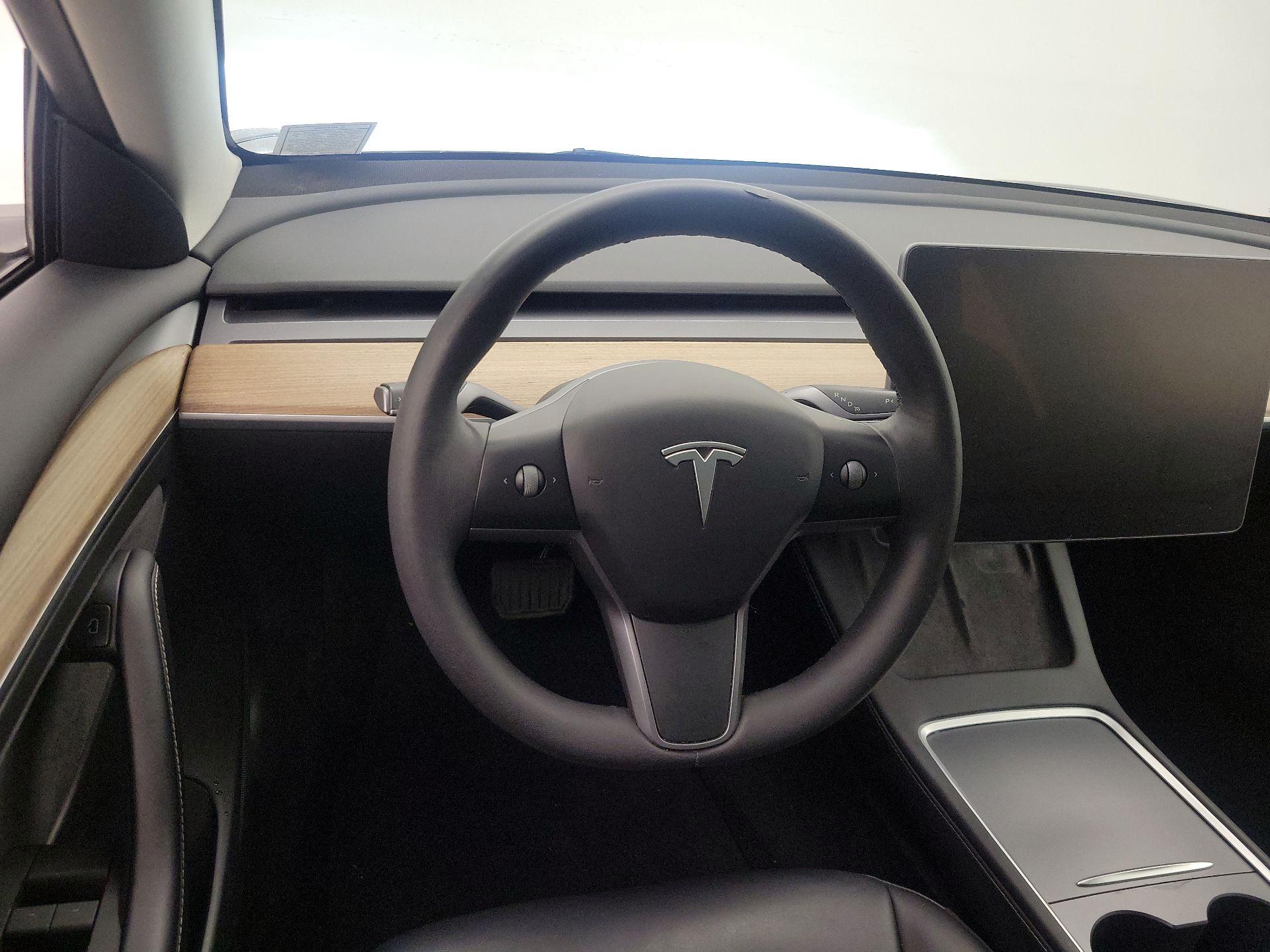 Thumbnail: 2023 Tesla Model 3 - 10