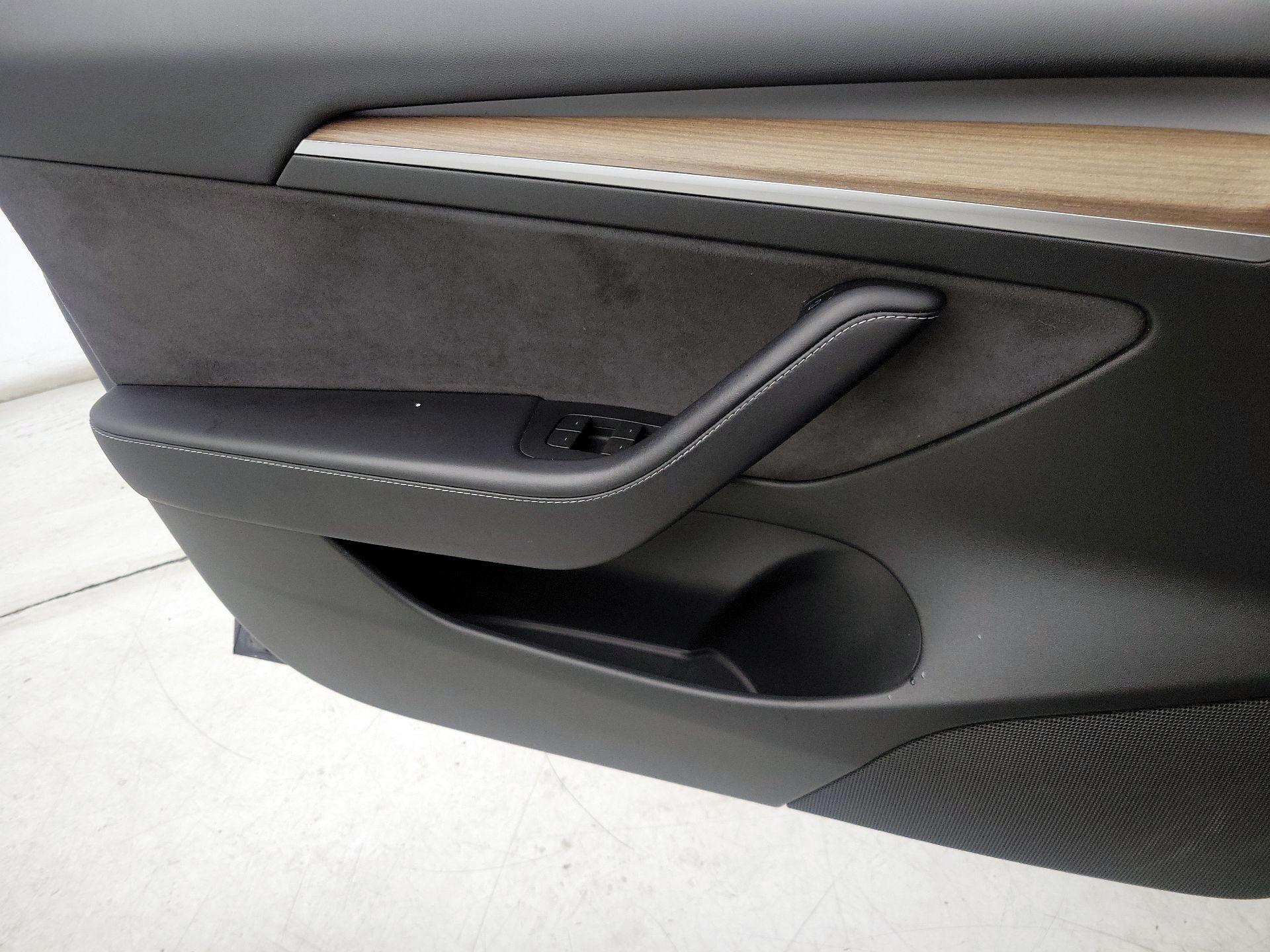 Thumbnail: 2023 Tesla Model 3 - 12