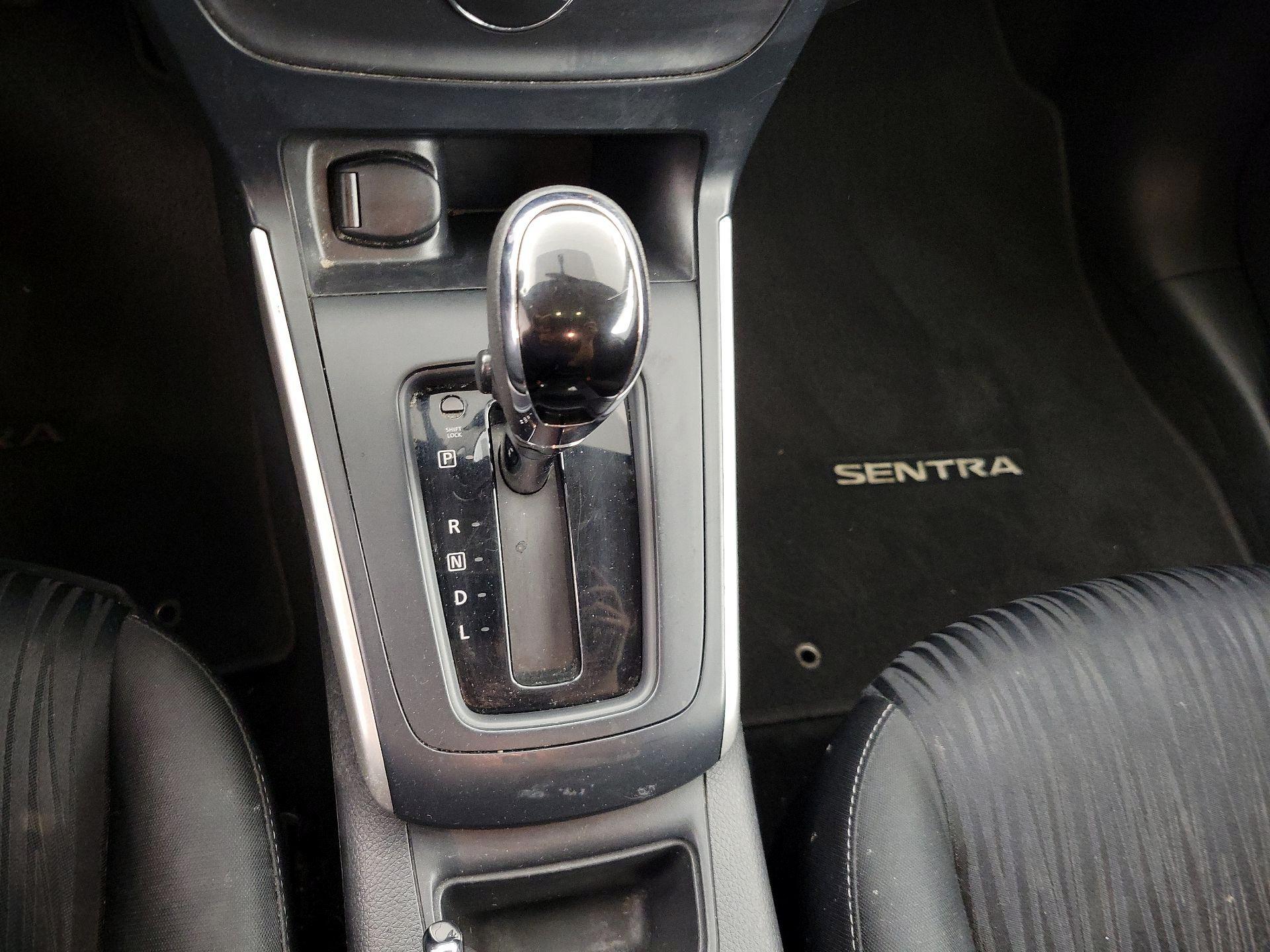 Thumbnail: 2019 Nissan Sentra - 17