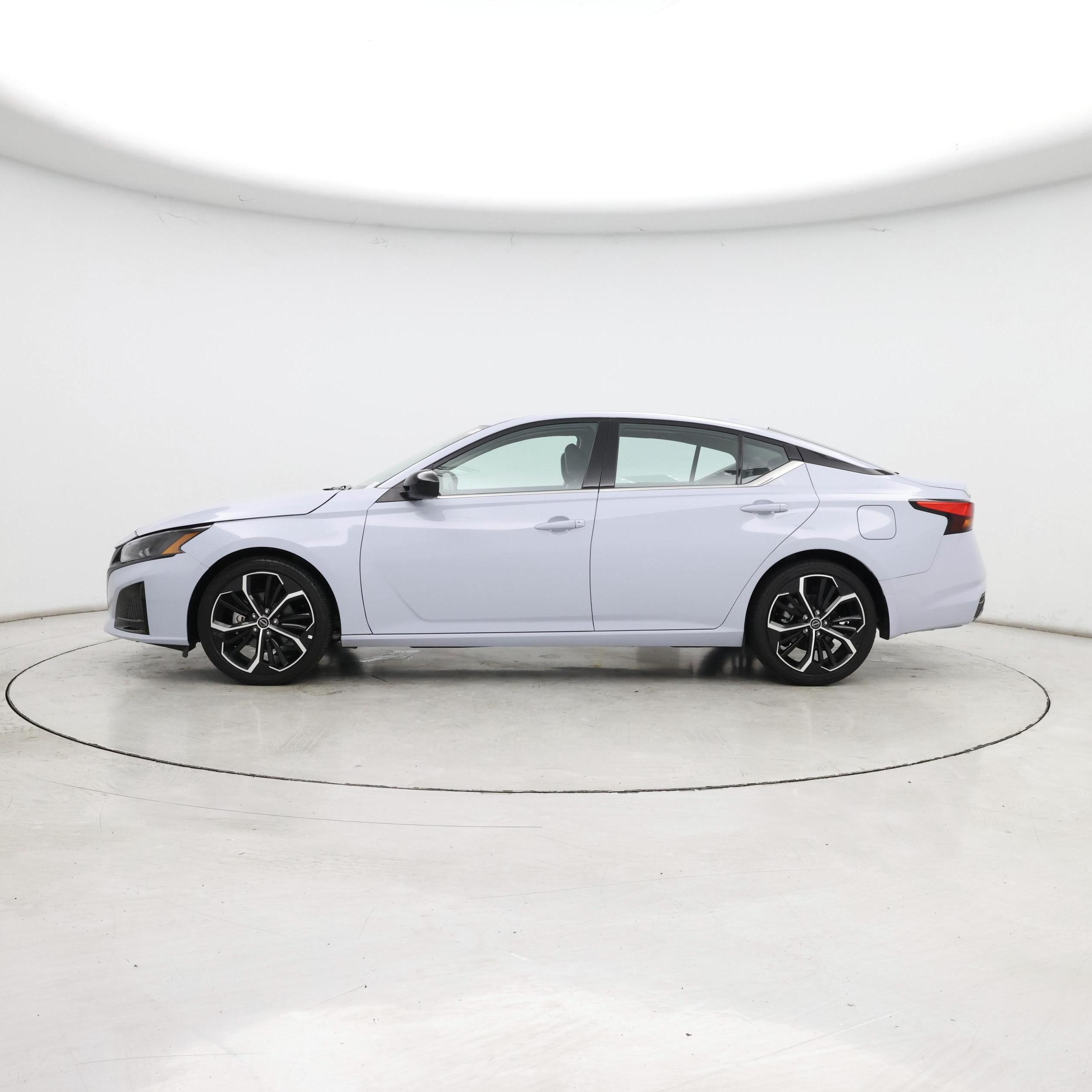 Thumbnail: 2023 Nissan Altima - 3