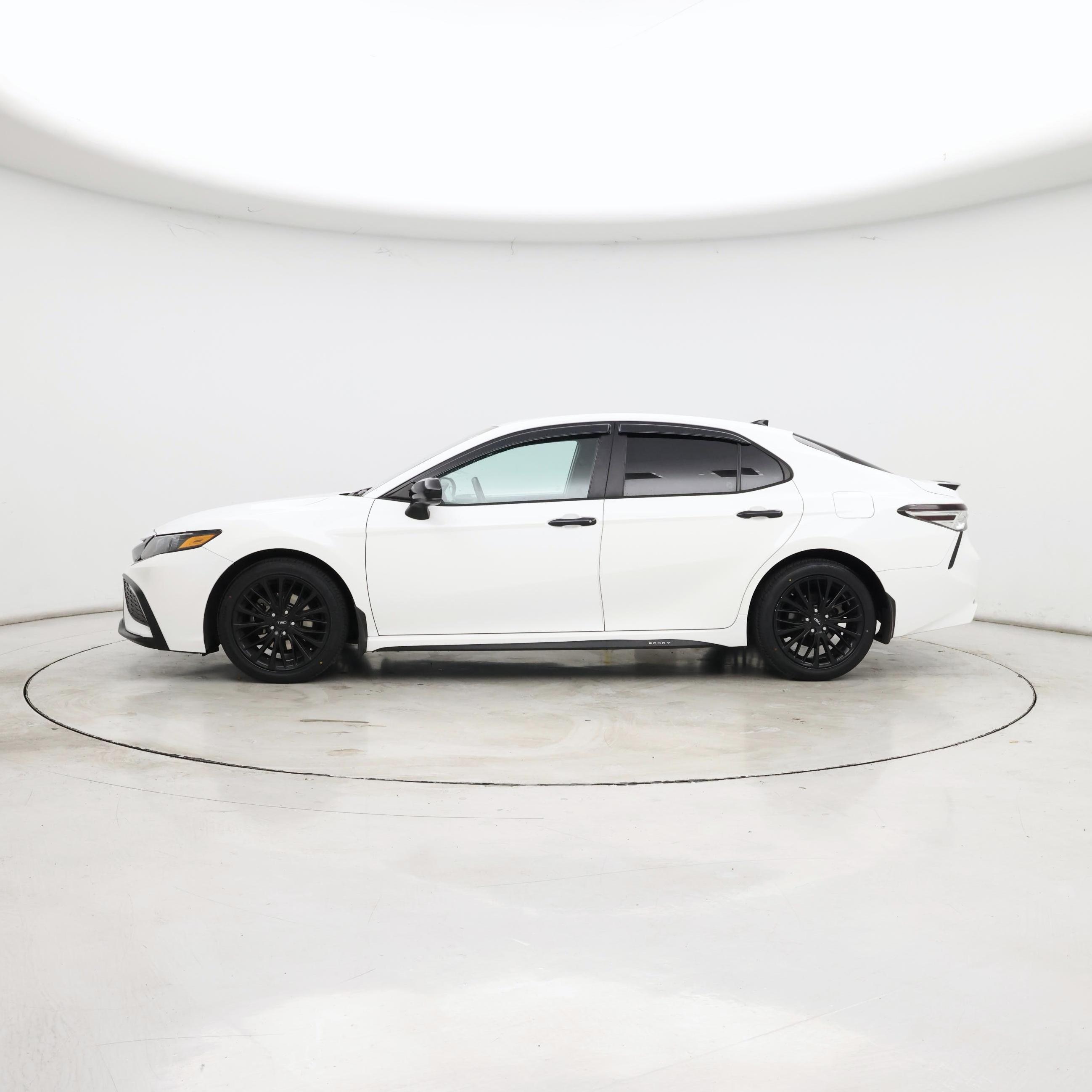 Thumbnail: 2021 Toyota Camry - 3