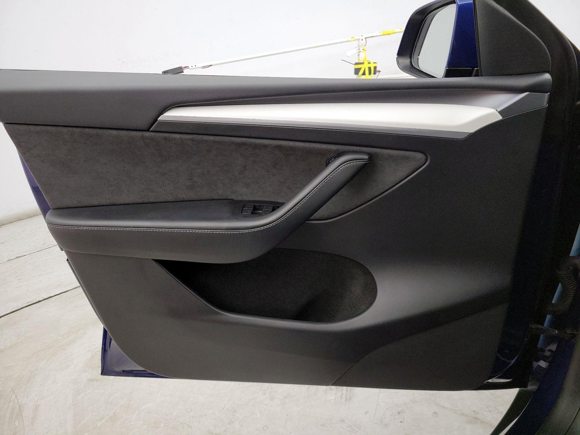 Thumbnail: 2023 Tesla Model Y - 12