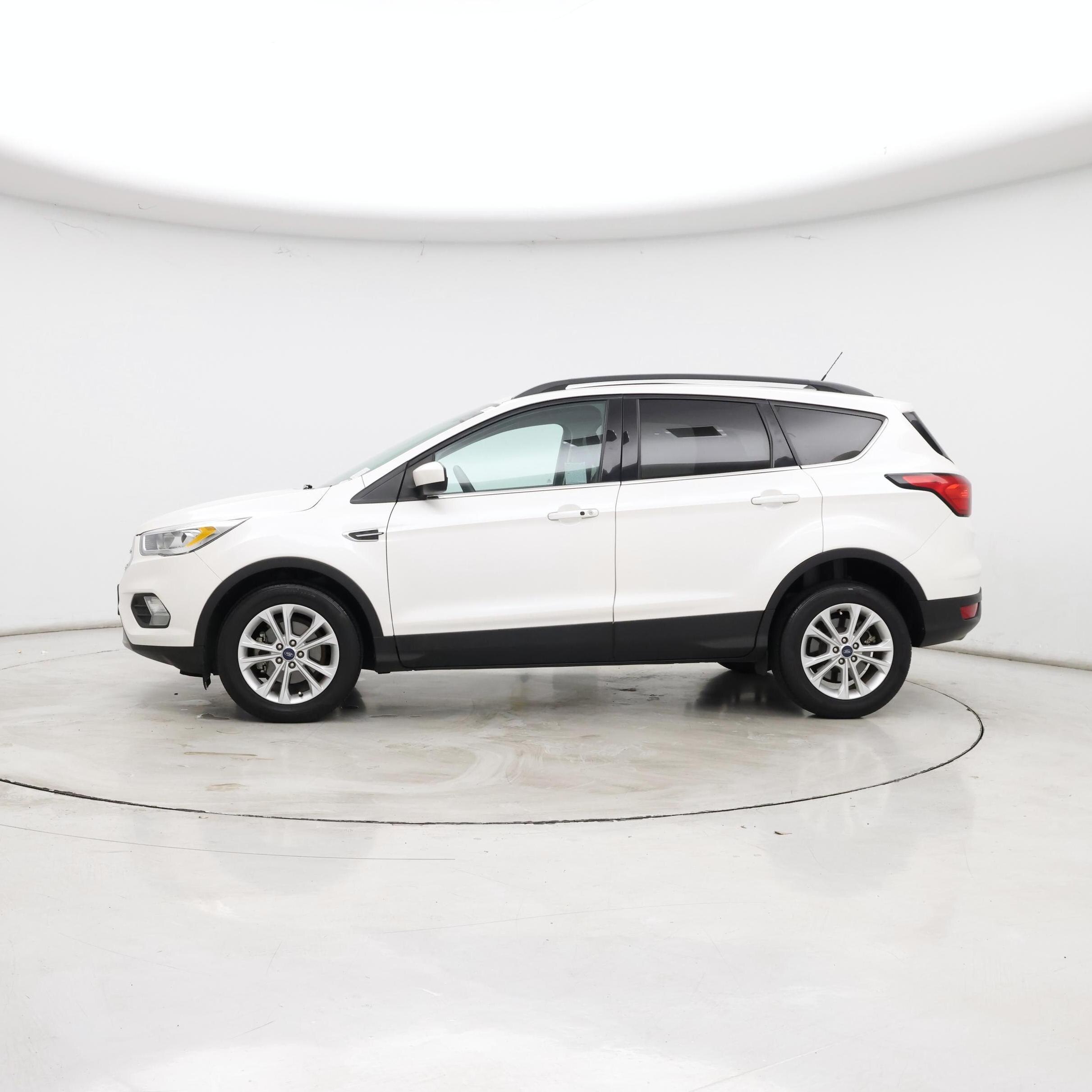 Thumbnail: 2019 Ford Escape - 3