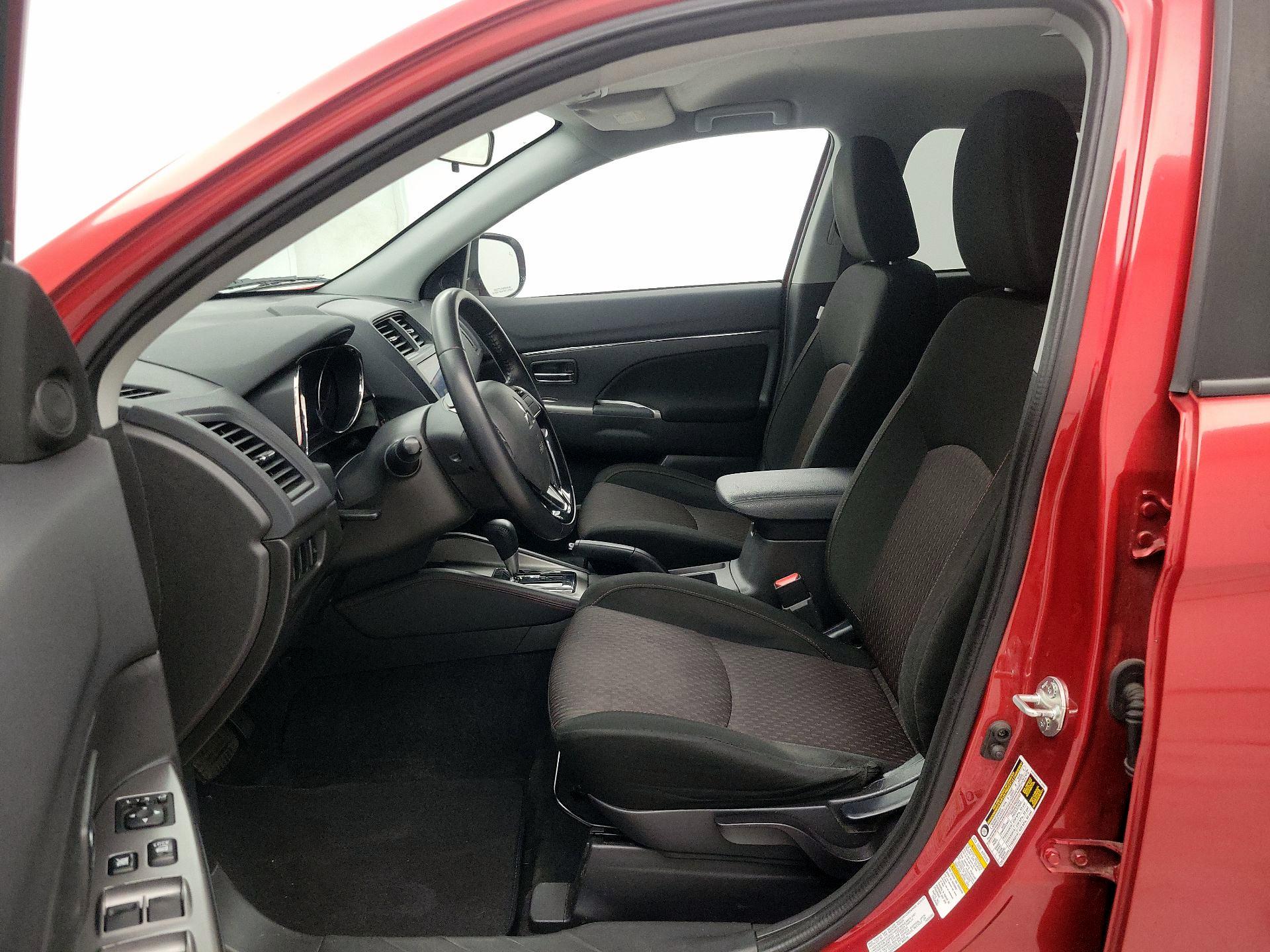 Thumbnail: 2019 Mitsubishi Outlander Sport - 11