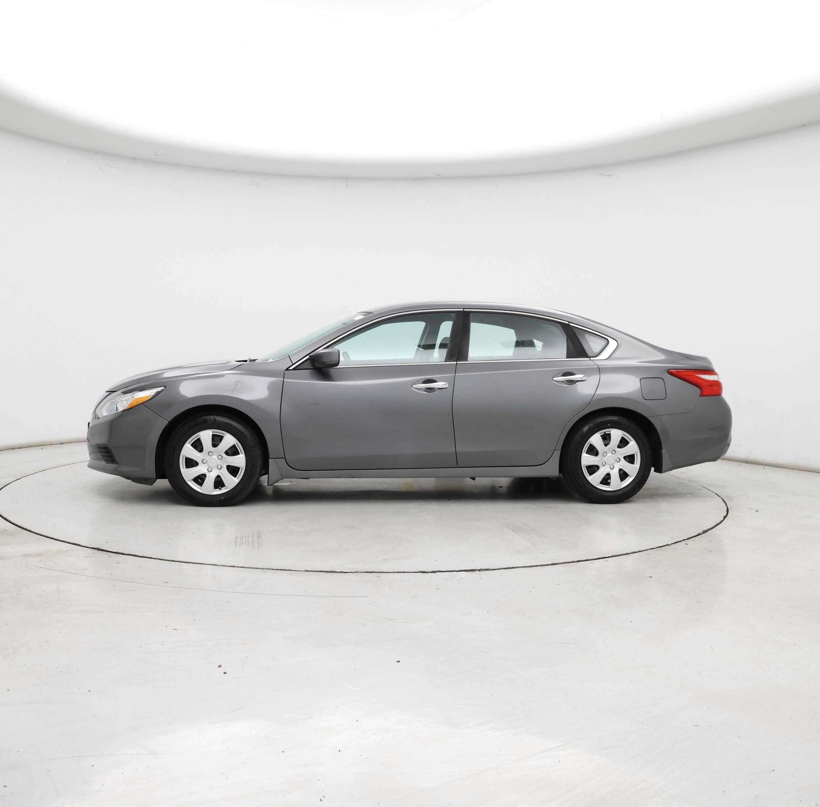 Thumbnail: 2017 Nissan Altima - 3