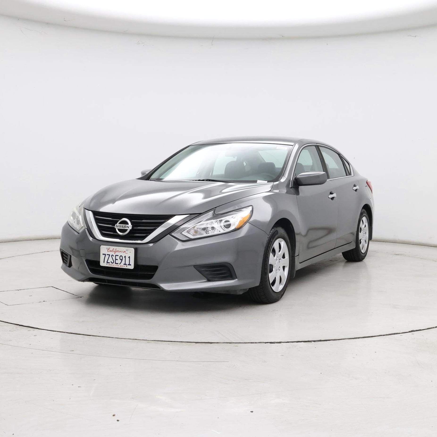 Thumbnail: 2017 Nissan Altima - 4