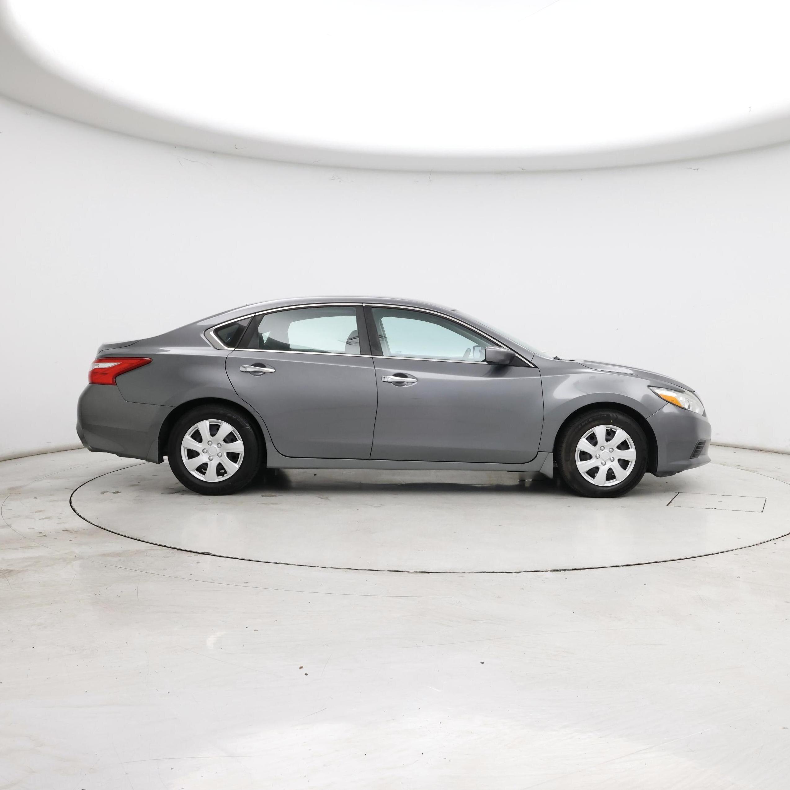 Thumbnail: 2017 Nissan Altima - 7