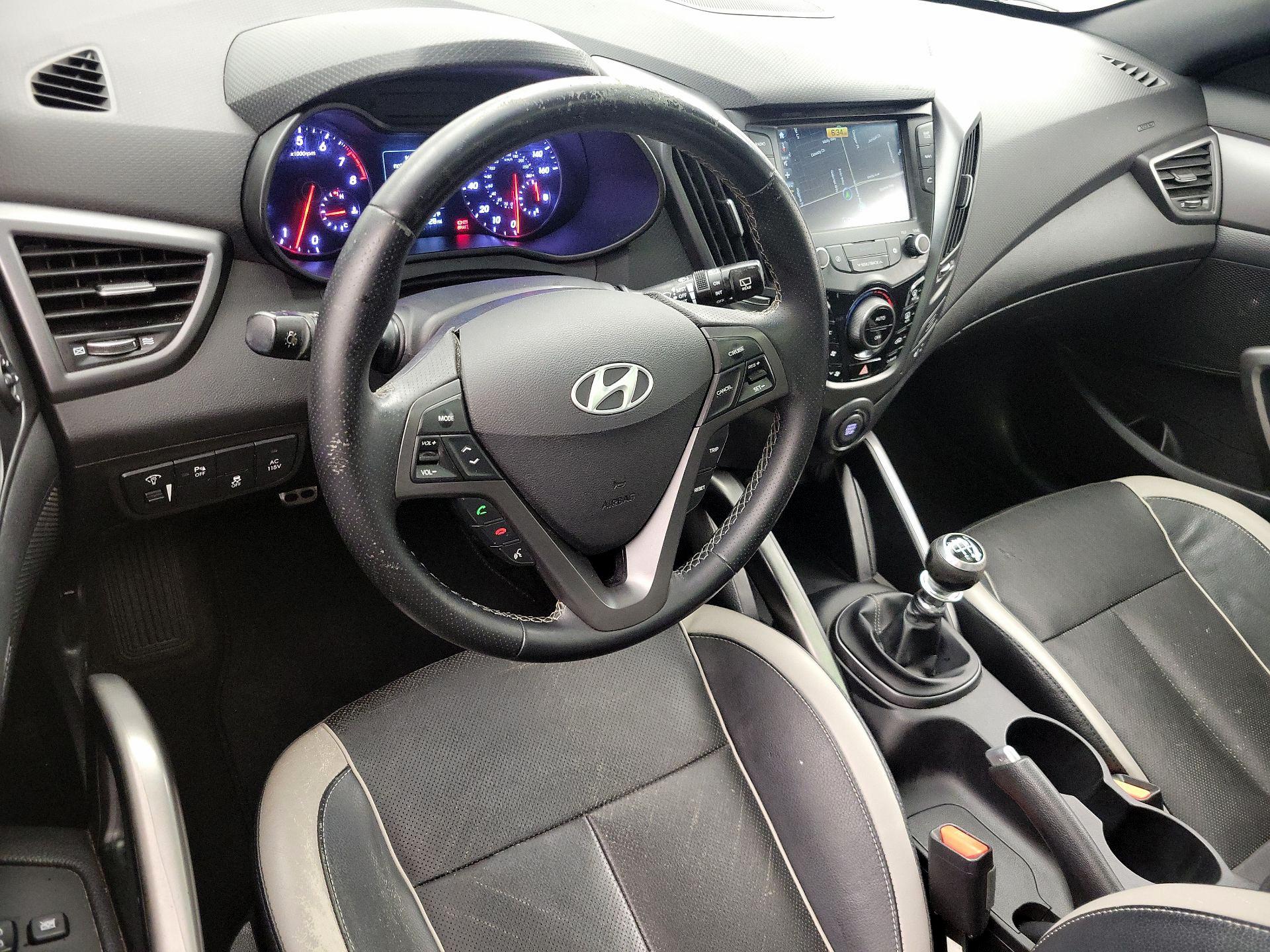 Thumbnail: 2016 Hyundai Veloster - 9
