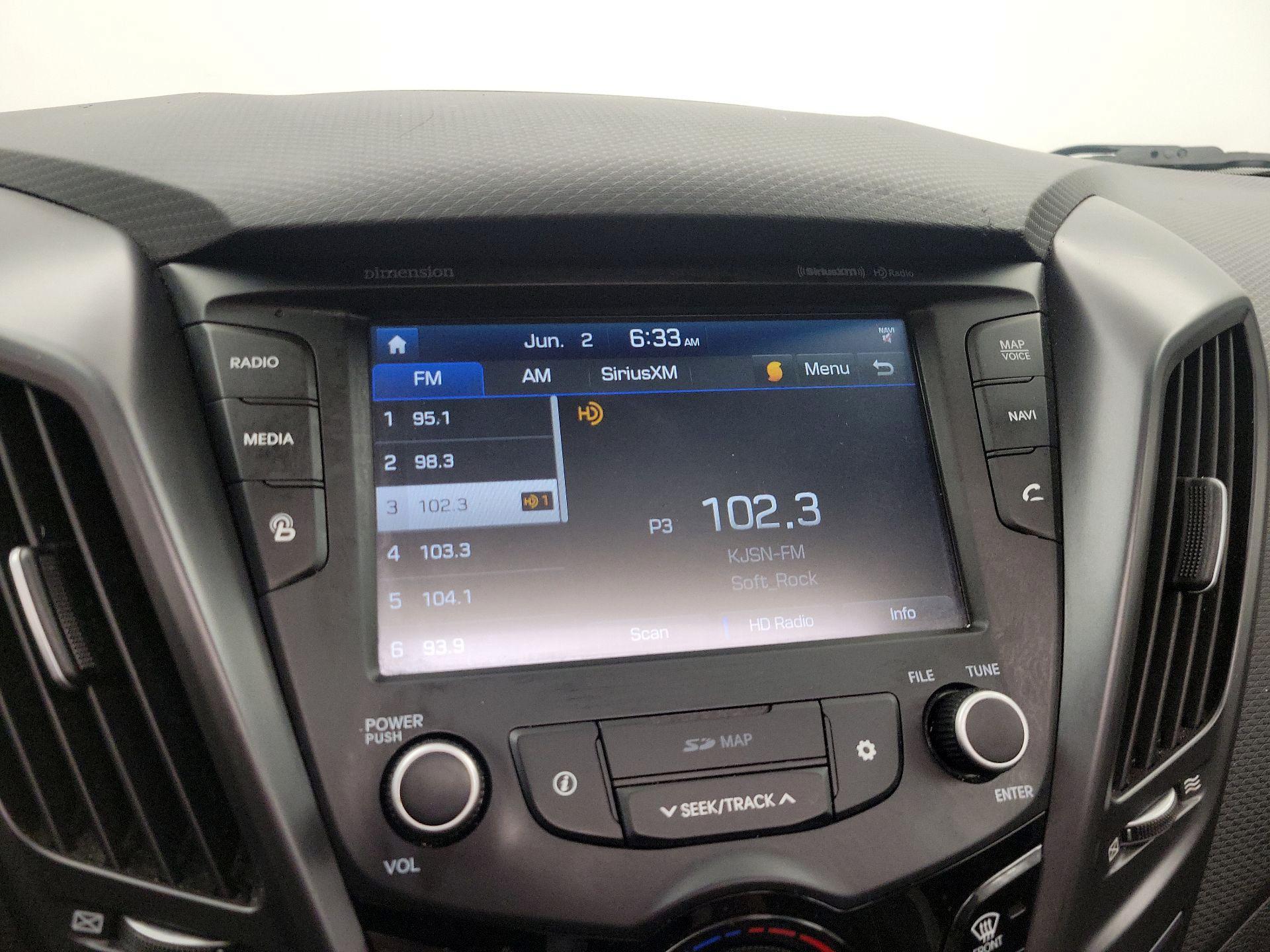 Thumbnail: 2016 Hyundai Veloster - 16