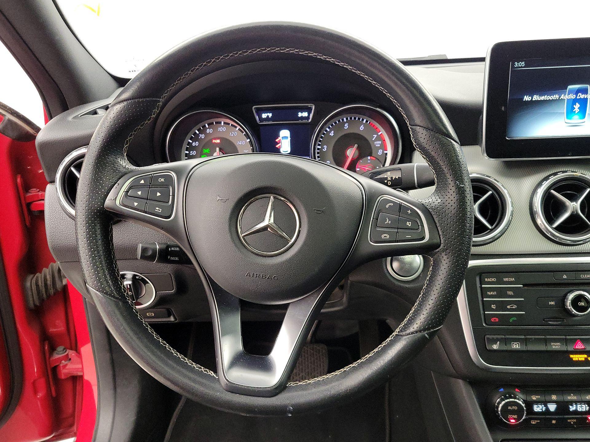 Thumbnail: 2017 Mercedes-Benz GLA - 10