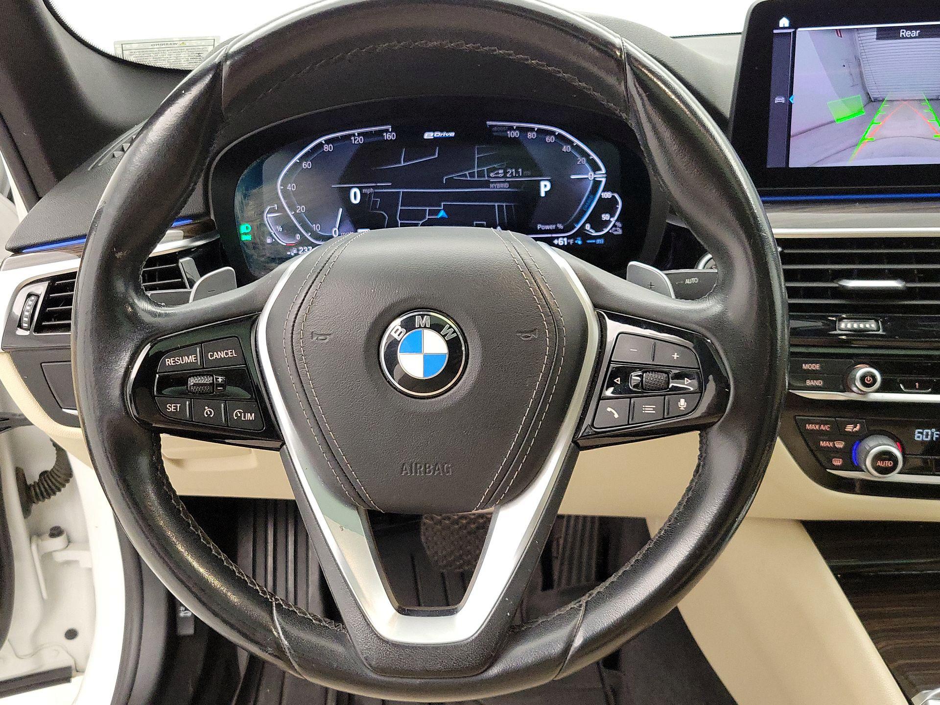 Thumbnail: 2021 BMW 5 Series - 10