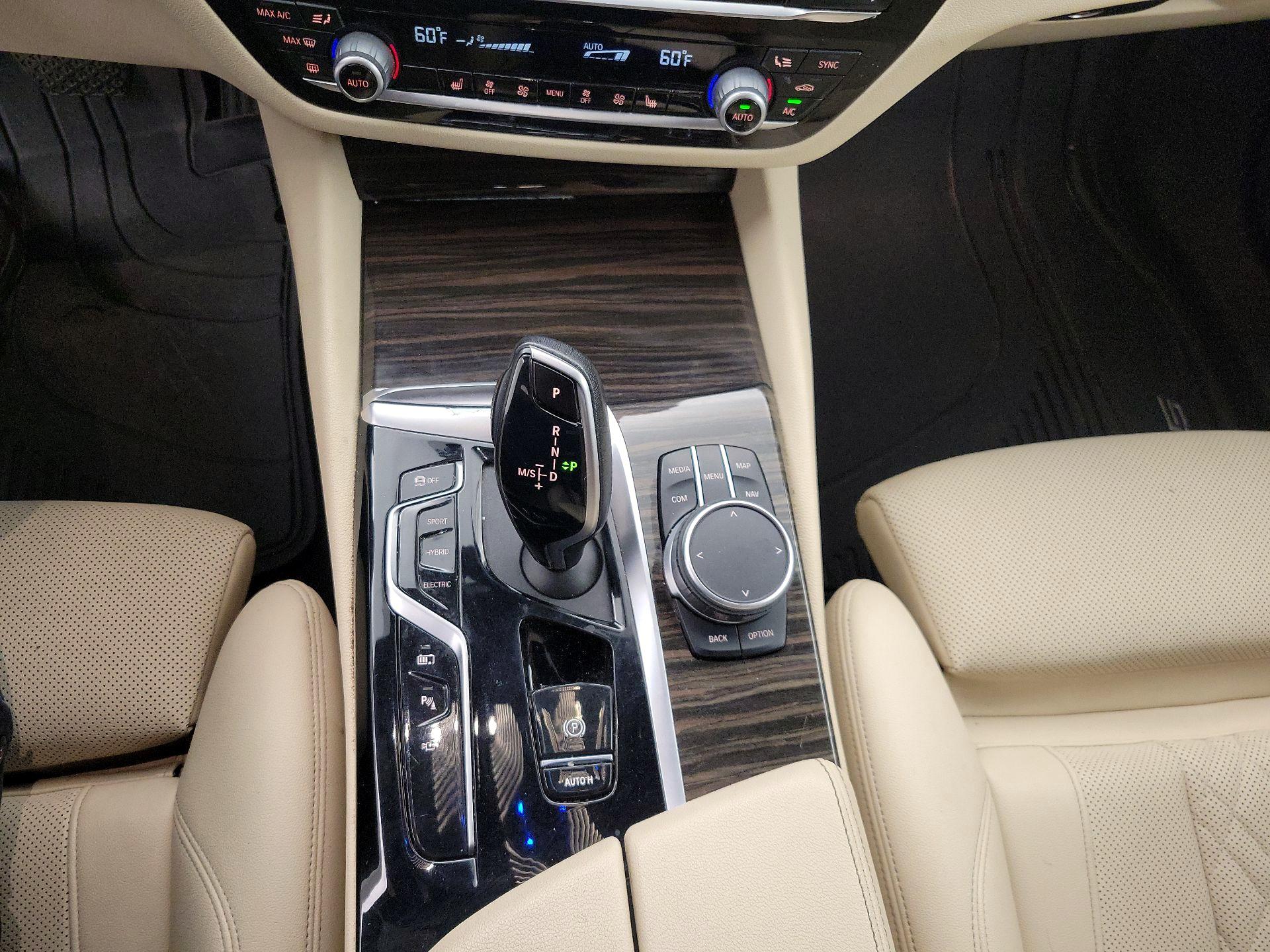 Thumbnail: 2021 BMW 5 Series - 17