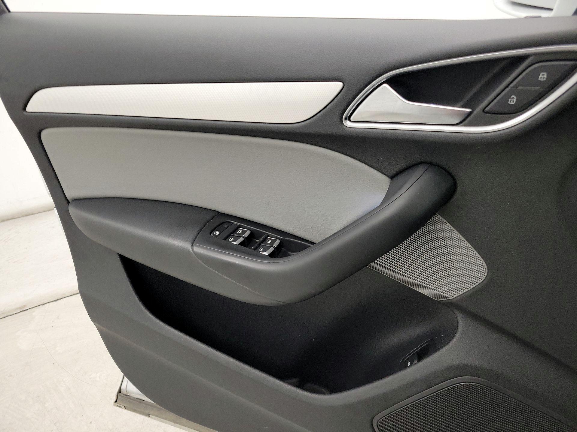 Thumbnail: 2016 Audi Q3 - 12