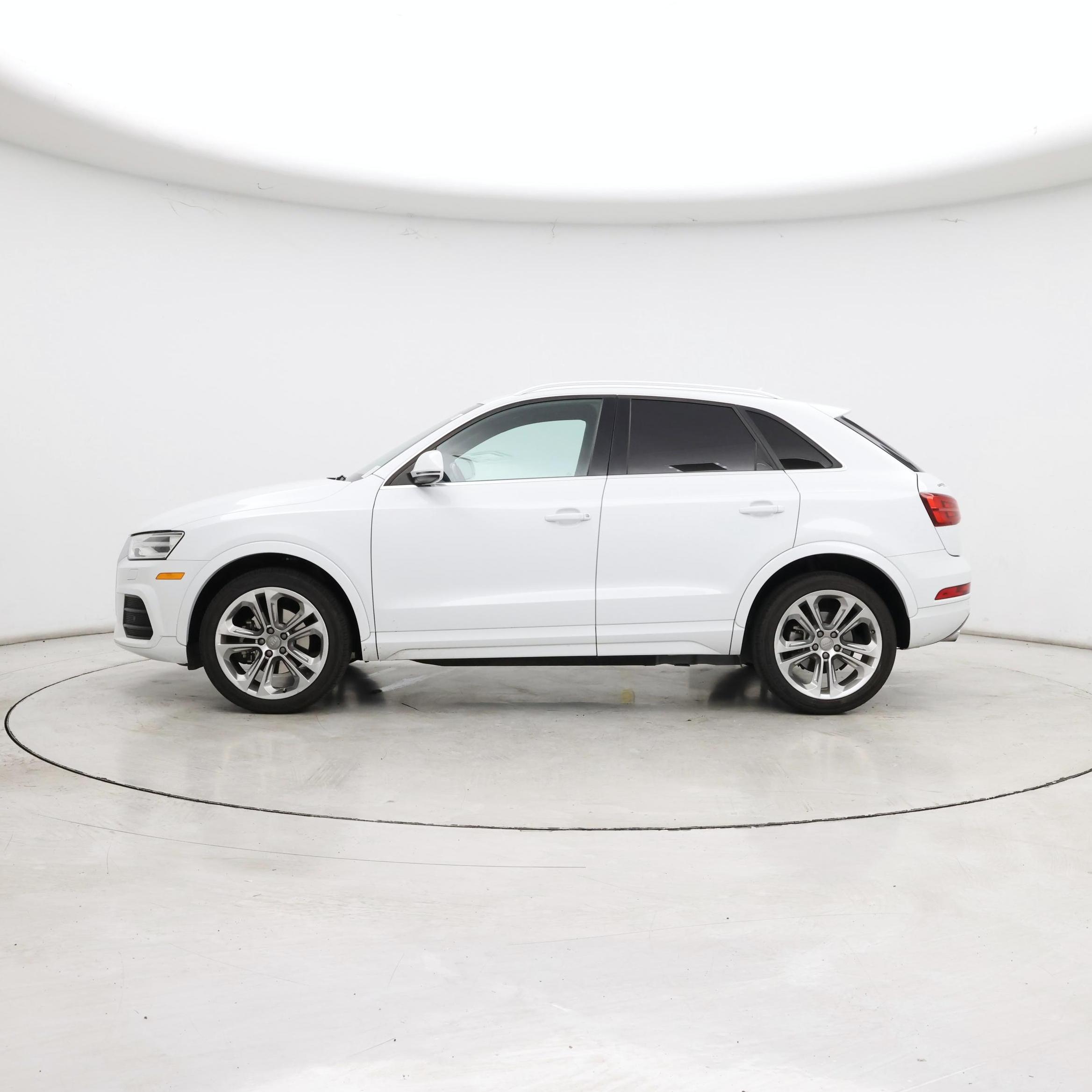 Thumbnail: 2016 Audi Q3 - 3
