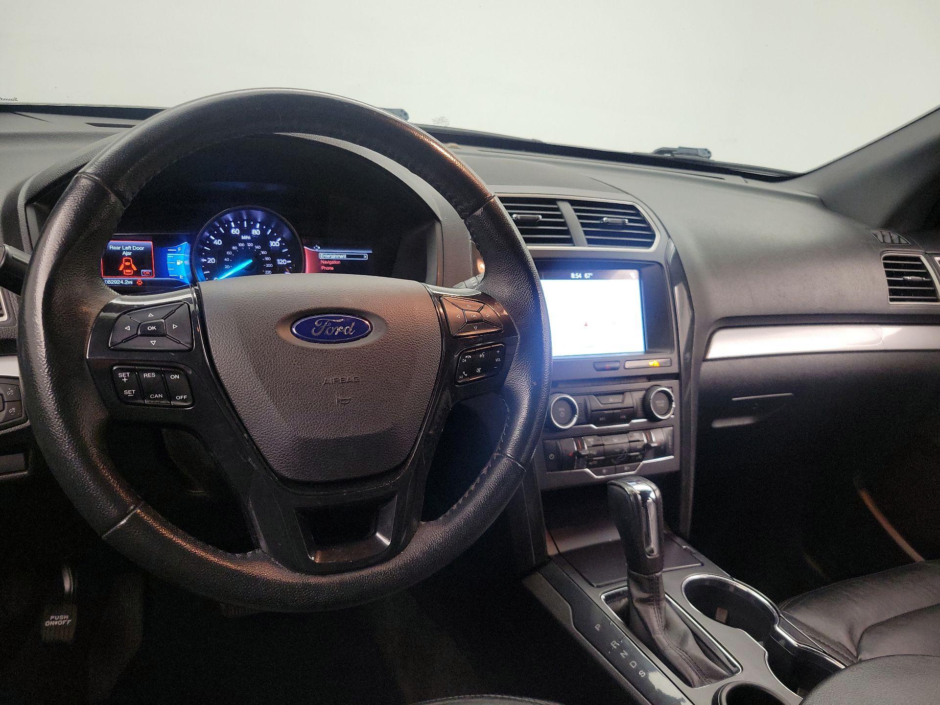 Thumbnail: 2017 Ford Explorer - 9
