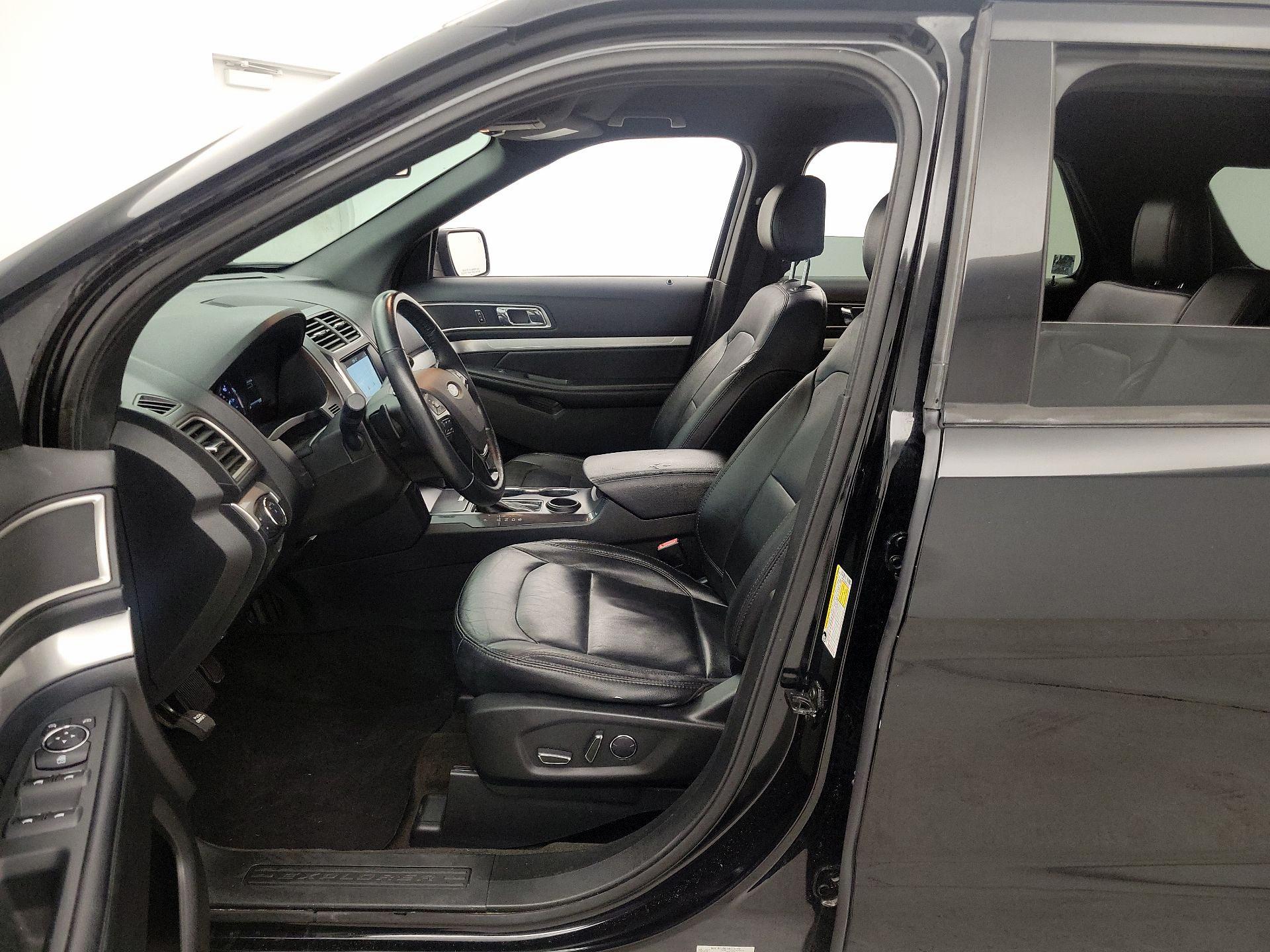 Thumbnail: 2017 Ford Explorer - 11
