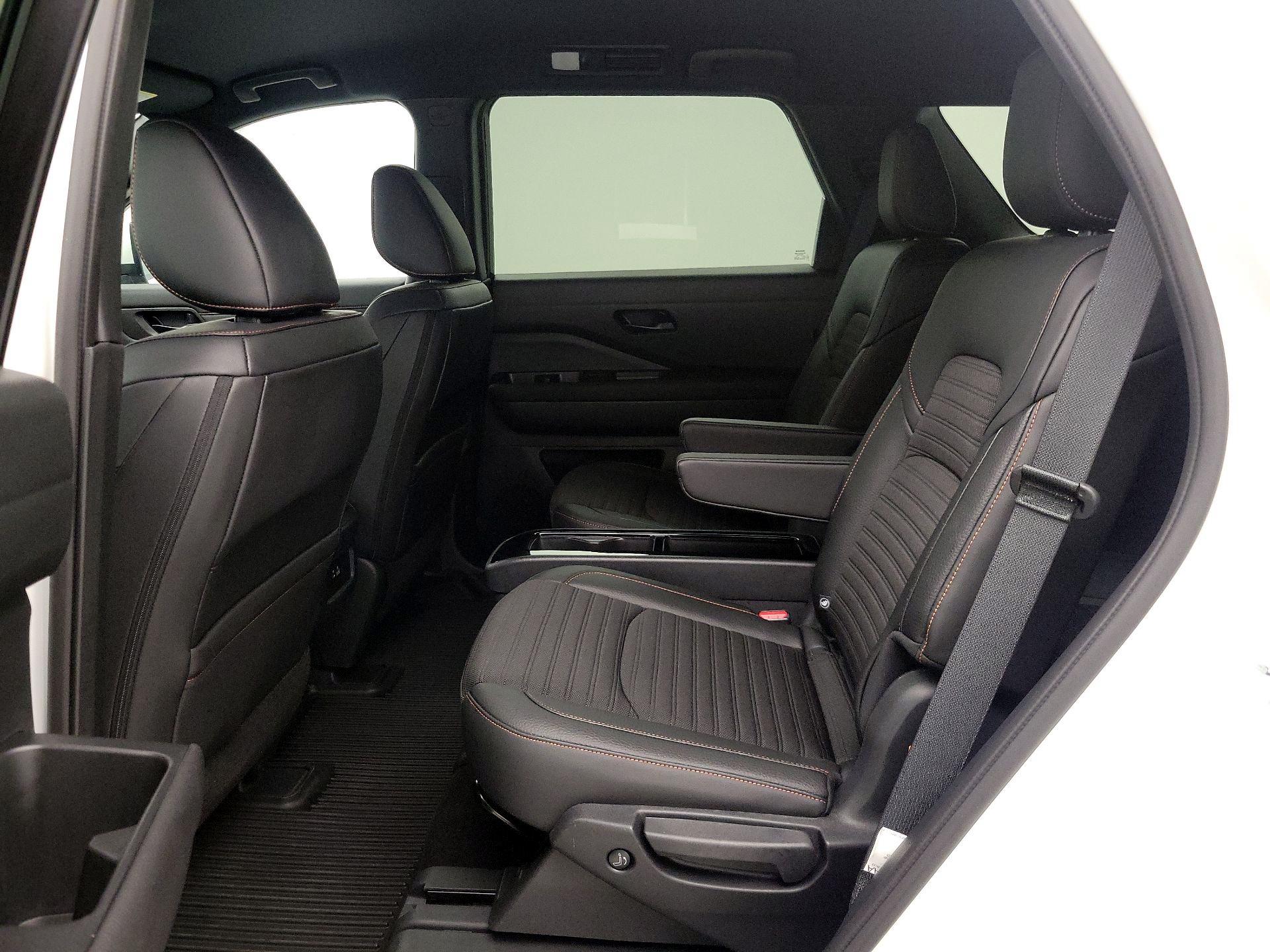 Thumbnail: 2025 Nissan Pathfinder - 19